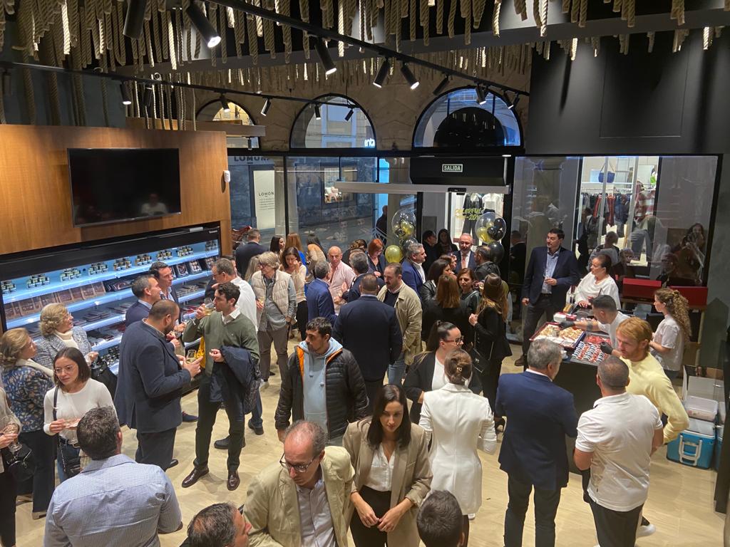 Inauguración, este pasado jueves, de la nueva tienda de Petaca Chico, en la calle San Francisco de Cádiz.