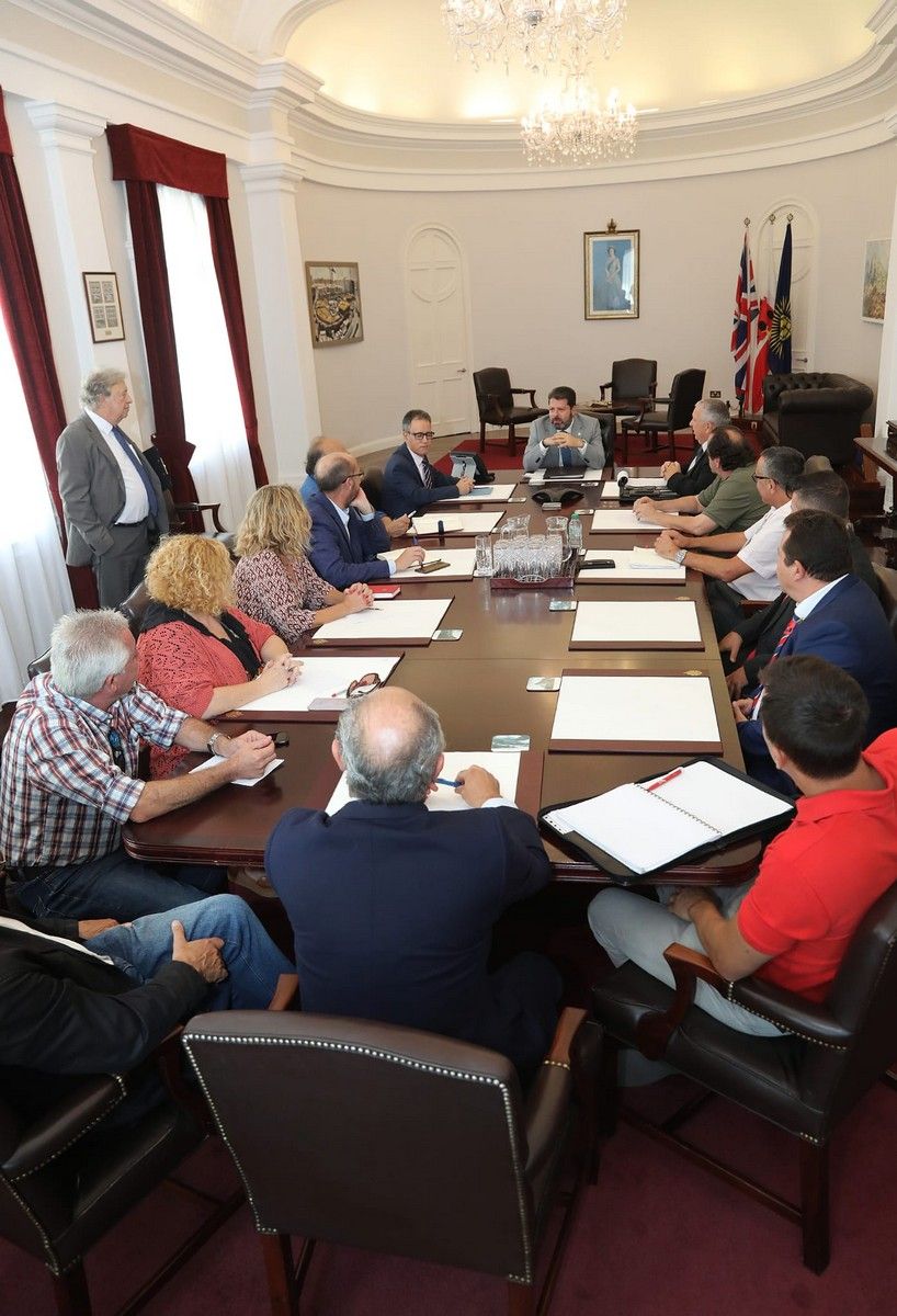  Reunión del Gobierno de Gibraltar con el Grupo Transfronterizo. INFOGIBRALTAR