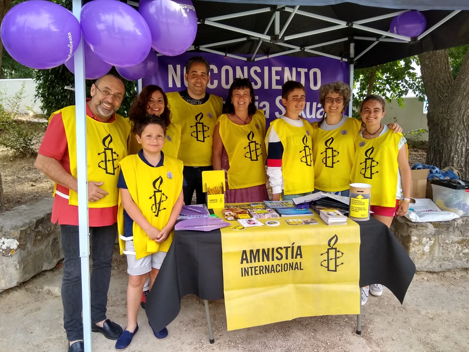 Imagen de un grupo de voluntarios de Amnistía Internacional Andalucía.