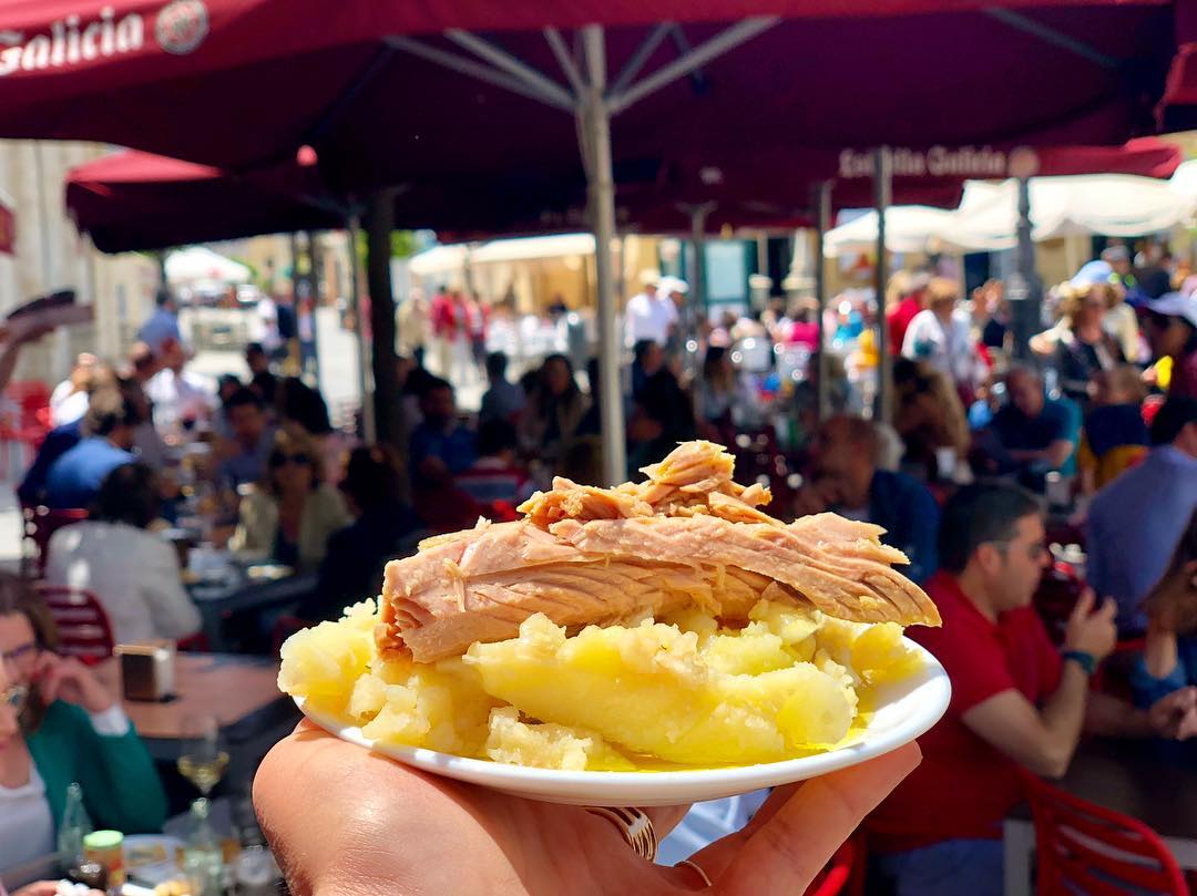 Las papas aliñás con melva de el bar Barbiana de Sanlúcar. FOTO: FACEBOOK Barbiana