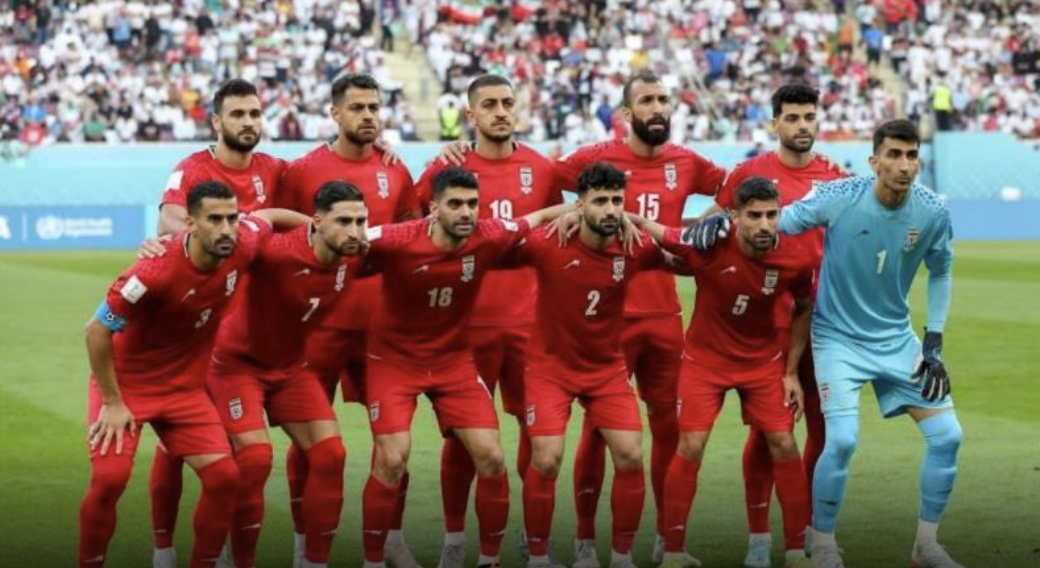 Los jugadores de Irán han sido amenazados con torturas a sus familiares si continúan apoyando las protestas en el país.