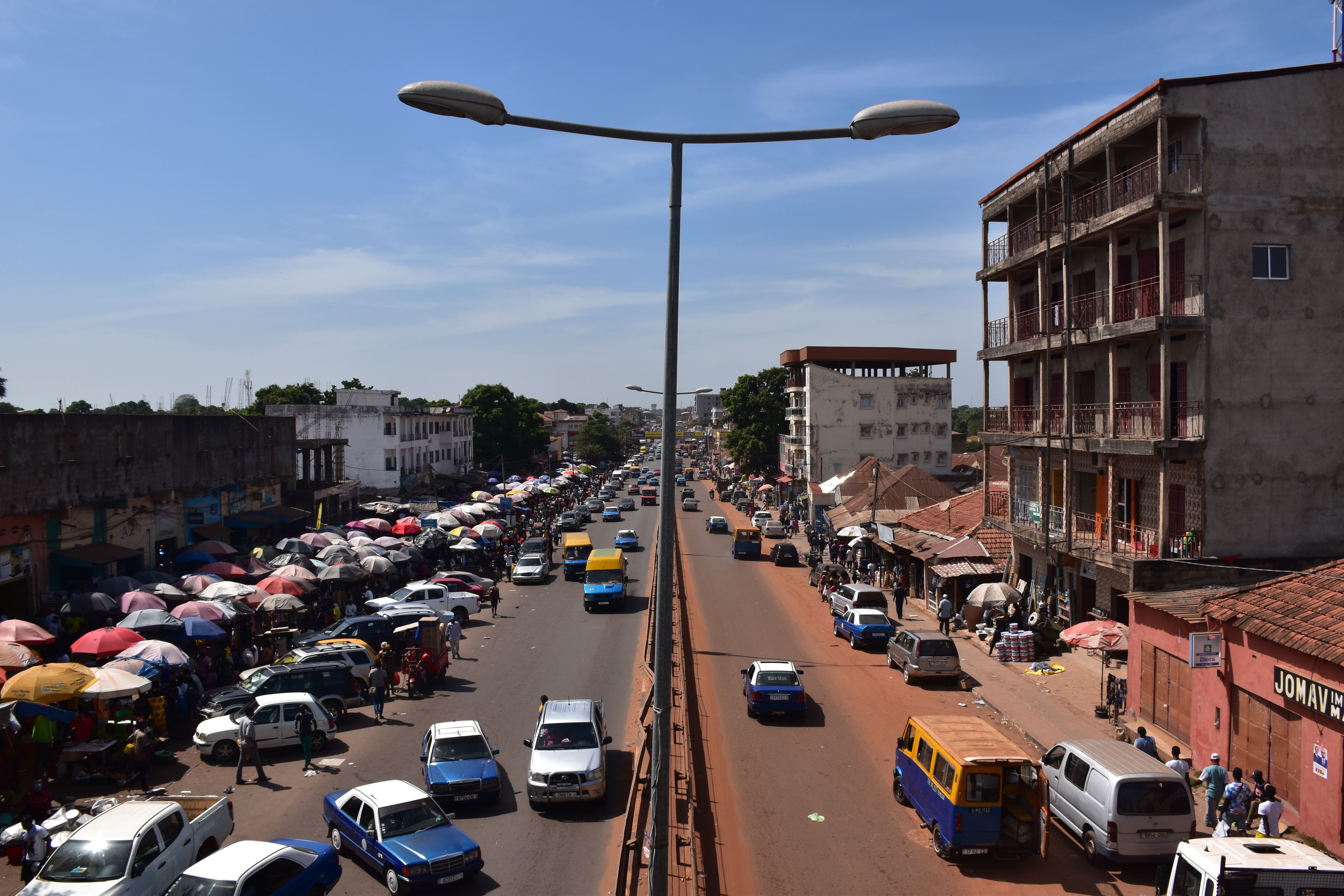 Imagen del mercado de la ciudad de Bissau.