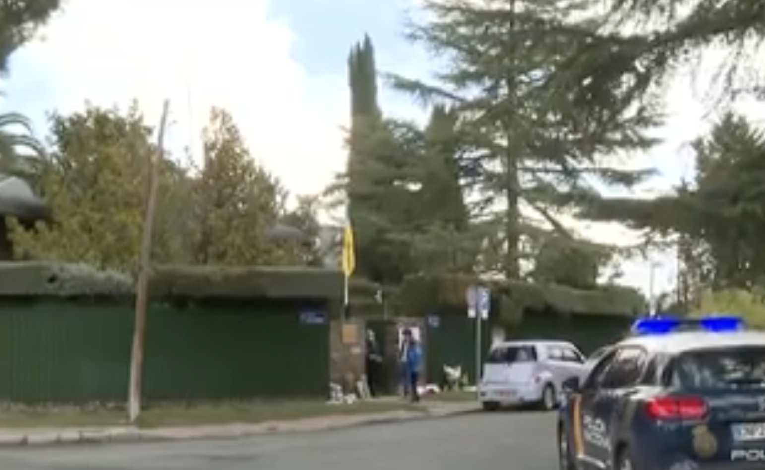 Imagen de la embajada de Ucrania en España, en Madrid, este miércoles, en una imagen de 'Telemadrid'.