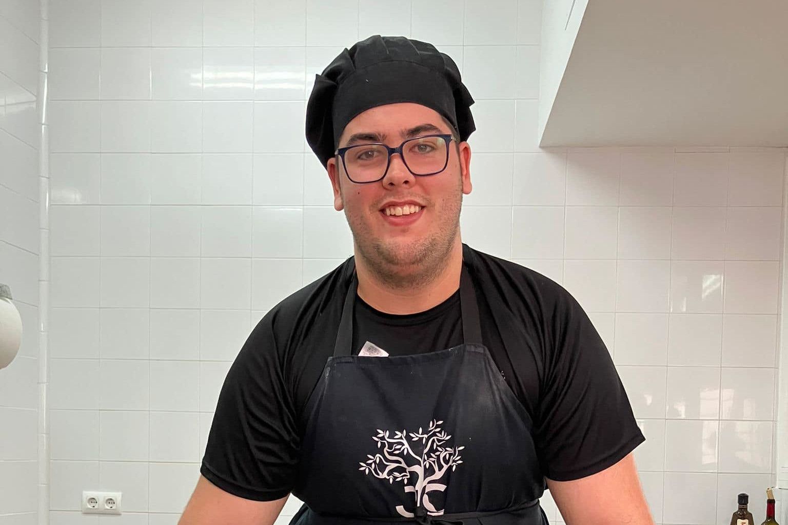 Alfonso Romero, estudiante de Trebujena, uno de los 50 seleccionados aspirantes a los premios de Le Cordon Bleu Madrid 2023.