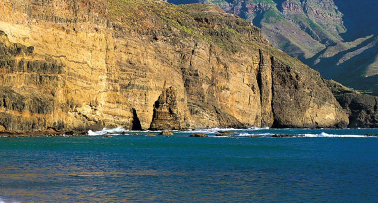 El meteorito que ha recorrido las Islas Canarias ha caído al mar en el norte.