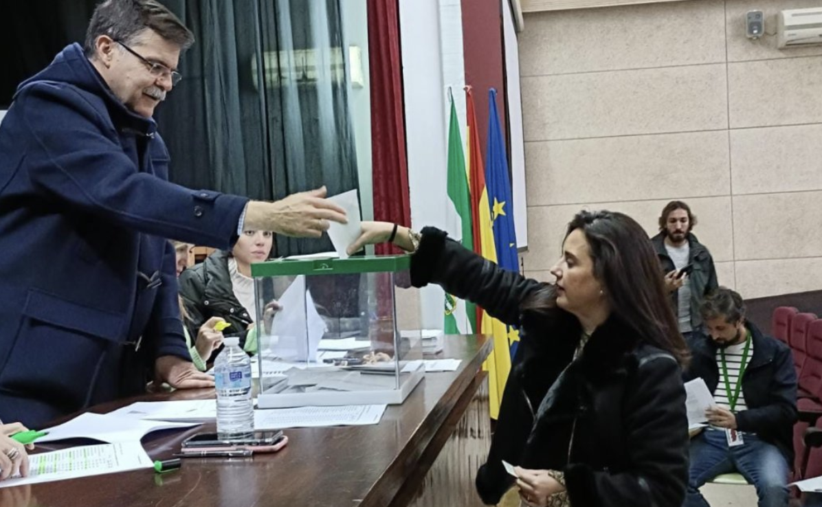 Elena García, presidenta de CSIF Educación en Andalucía, en la jornada electoral en la enseñanza pública.