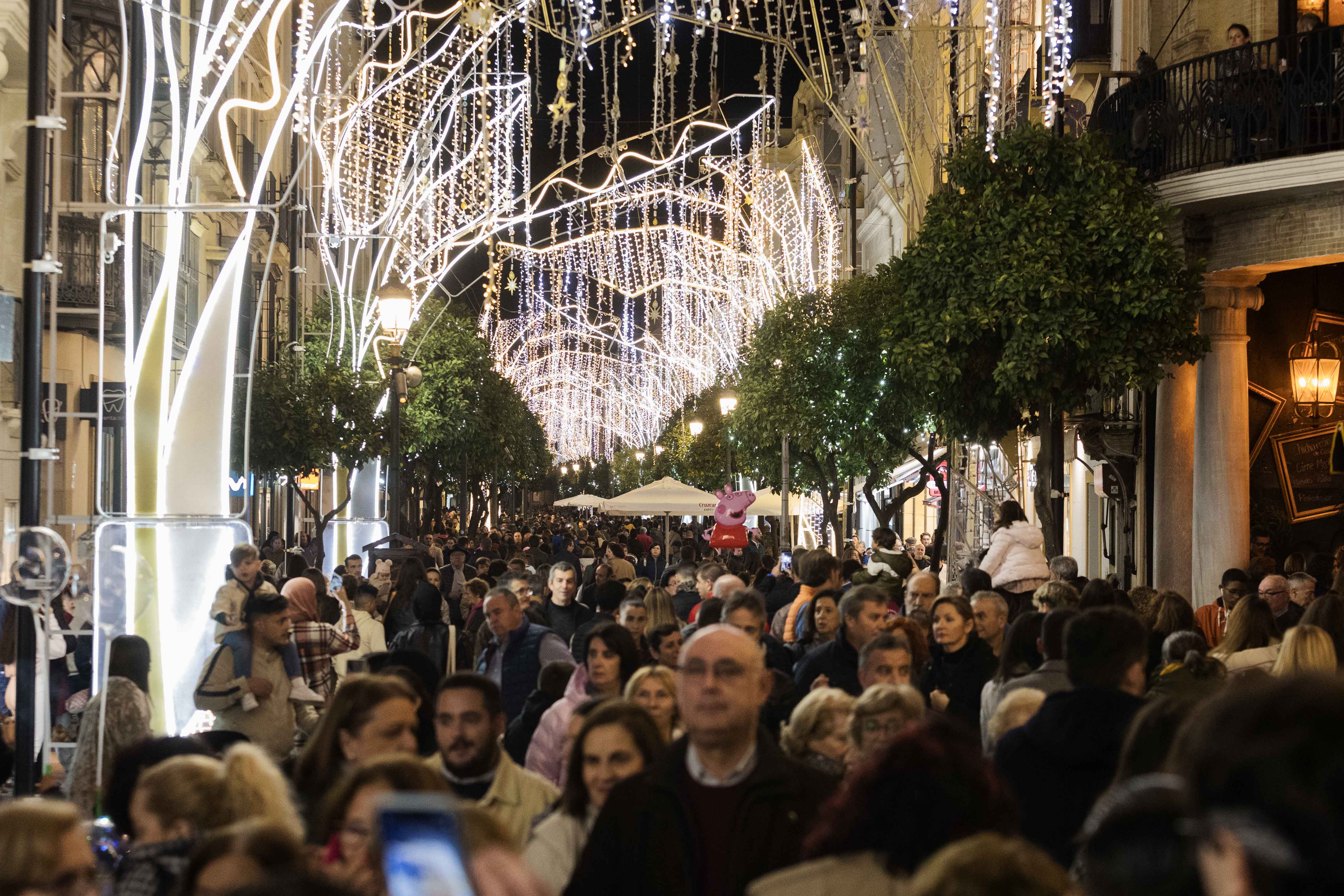Iluminación navideña en una imagen reciente en Andalucía, que Andalucía se incorporará este año al geoportal energético.