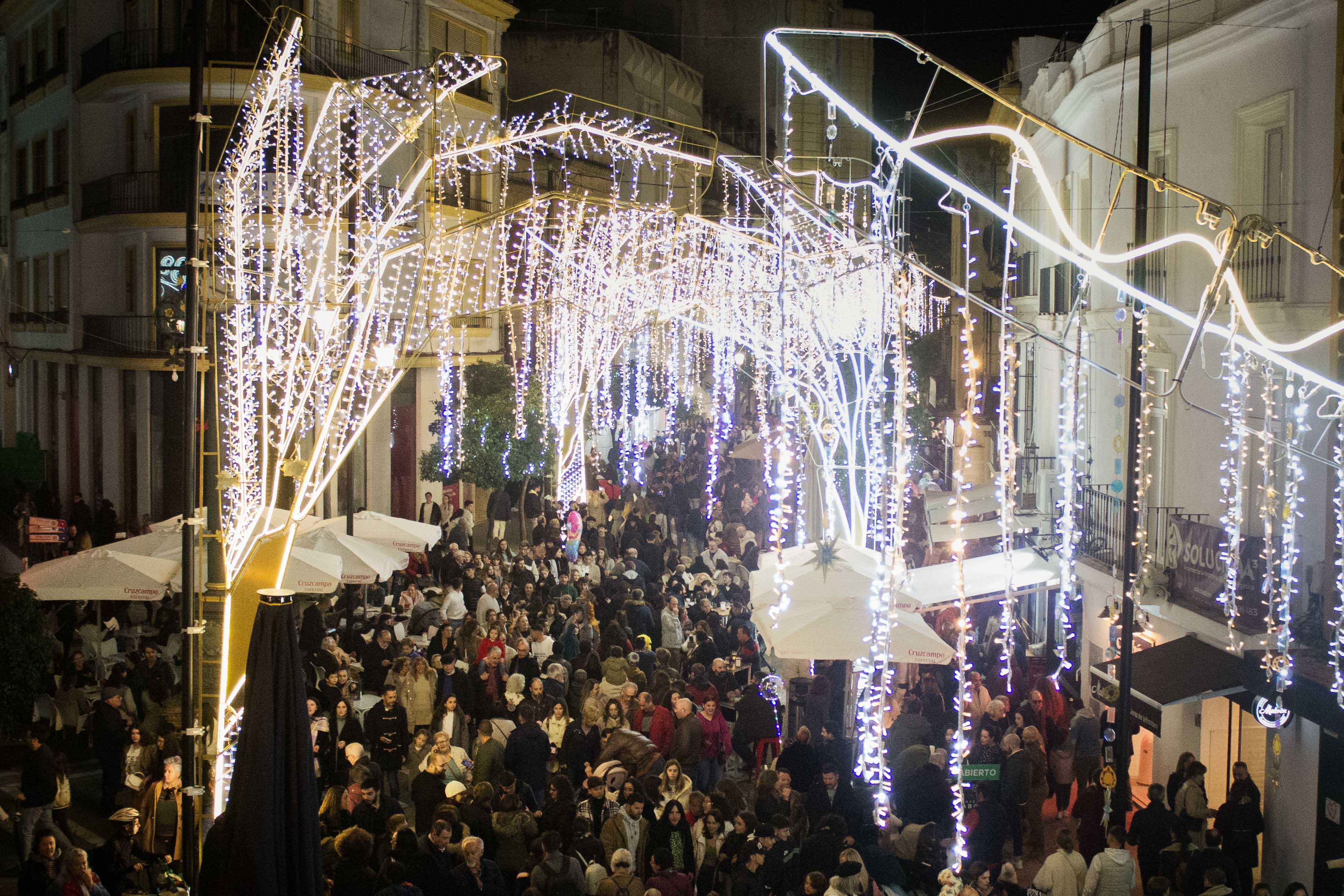 Imagen del ambiente y del alumbrado desde el Galo Azul.     CANDELA NÚÑEZ
