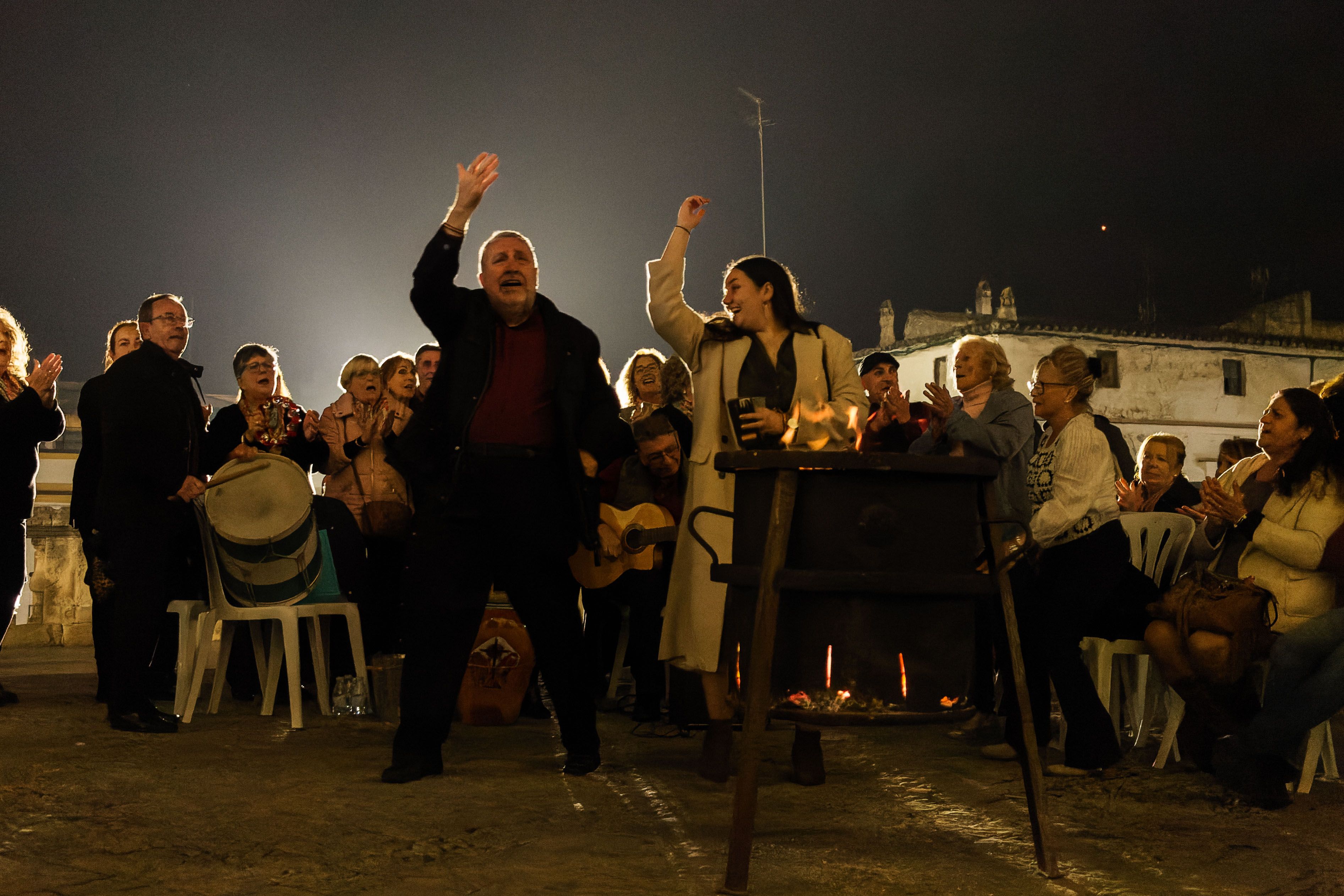 Buen ambiente en la zamboba a los pies de la catedral