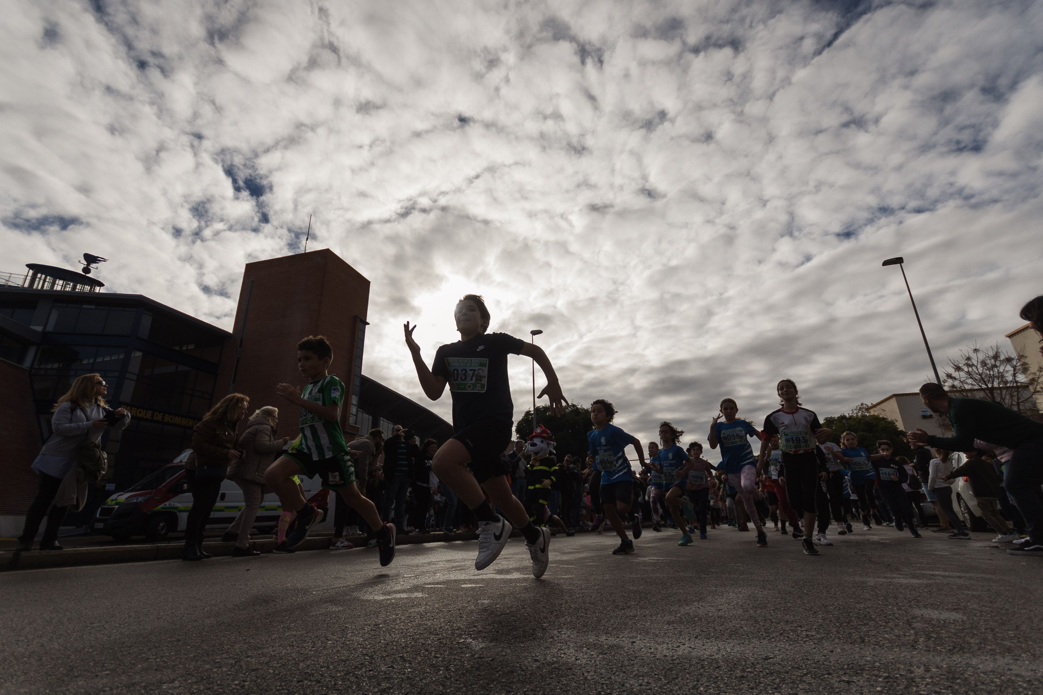 La carrera benéfica en beneficio de los niños hospitalizados celebrada en Jerez ha sido todo un éxito. La carrera benéfica en beneficio de los niños hospitalizados celebrada en Jerez ha sido todo un éxito.