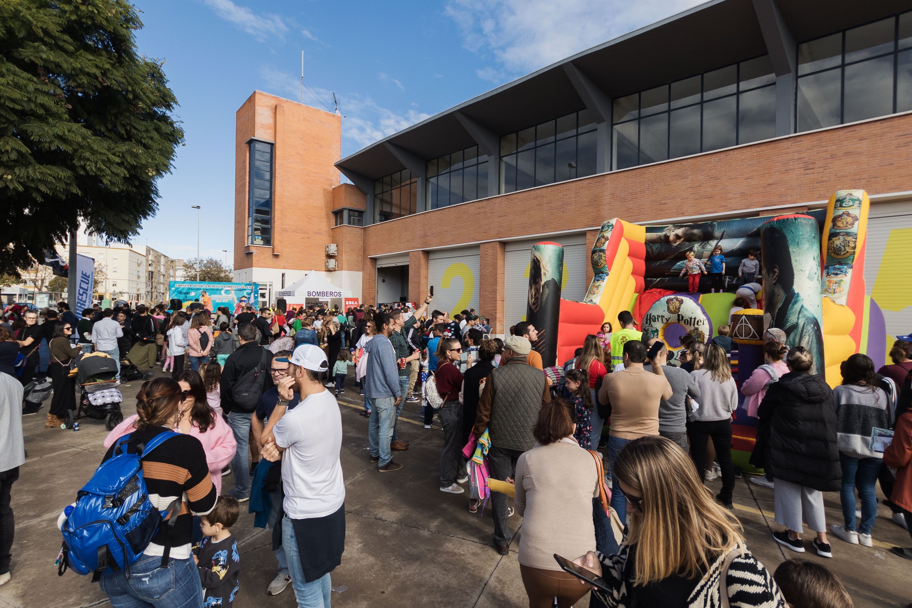 Una imagen de la carrera de Bomberos Jerez en una edición pasada. Una imagen de la carrera de Bomberos Jerez en una edición pasada.