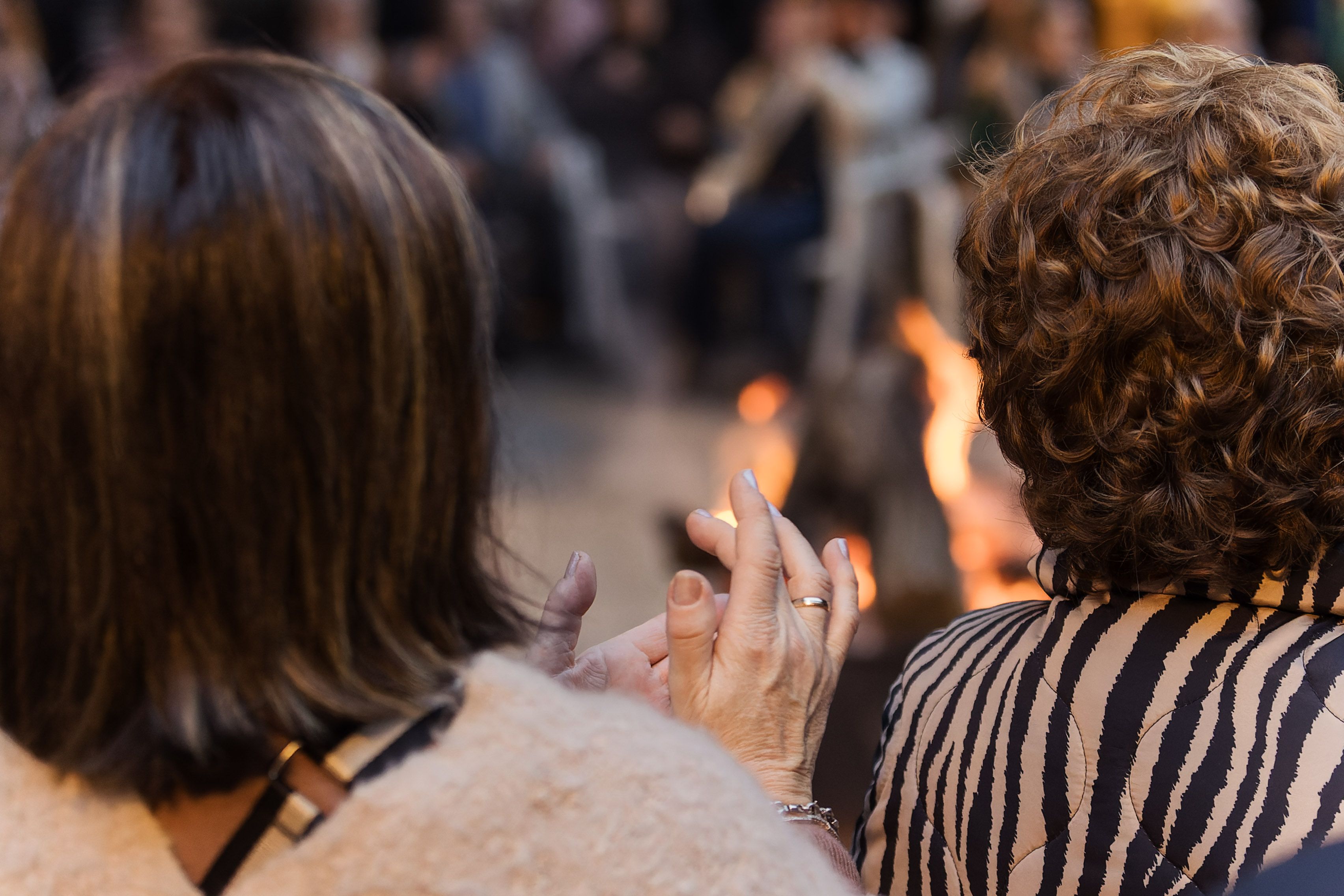 Zambomba de la asociación juvenil futuro abierto en la Alameda del Banco