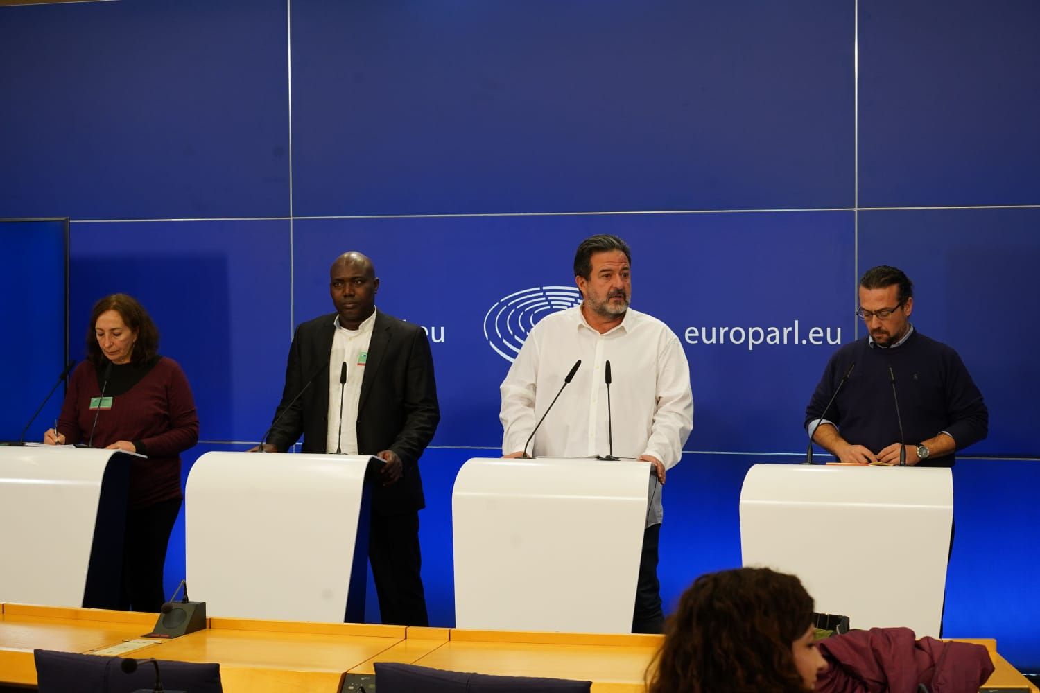 Protagonistas del encuentro celebrado este martes en Bruselas, corazón de la UE, sobre los asentamientos chabolistas en Huelva.