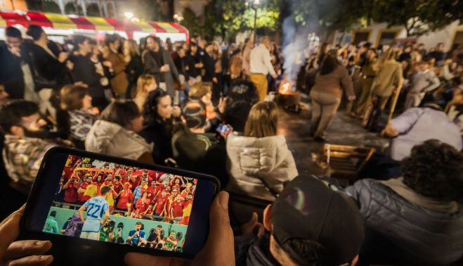 España estuvo presente en la Zambomba de la Hermandad del Cristo de la Expiración.