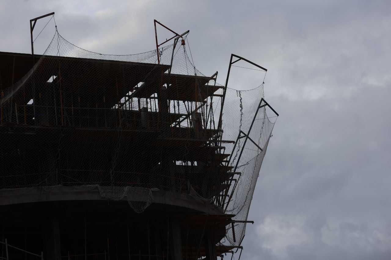 La construcción vuelve: el puesto mejor pagado, director de contratación, 120.000 euros al año. Imagen de una obra en Jerez, este miércoles.