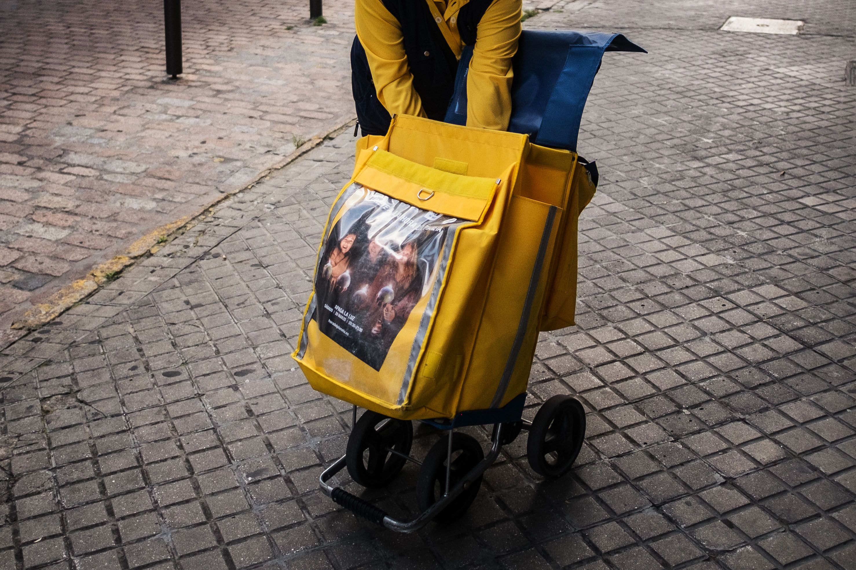 Una trabajadora de Correos.