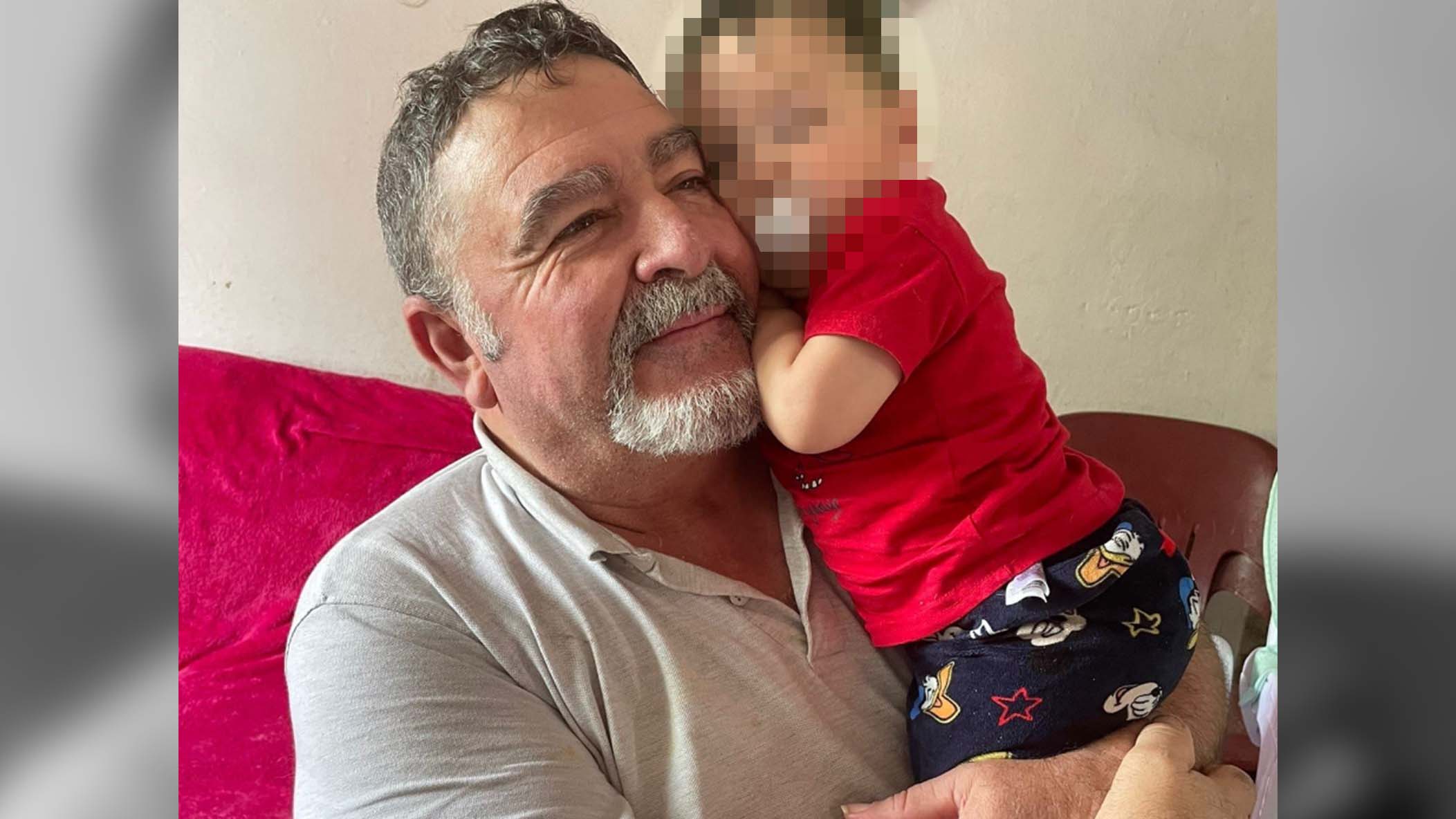 Buscan a un abuelo y a su nieto de 22 meses desaparecidos en el poblado de Monteblanco, en Huelva. Buscan a un abuelo y a su nieto de 22 meses desaparecidos en el poblado de Monteblanco, en Huelva.