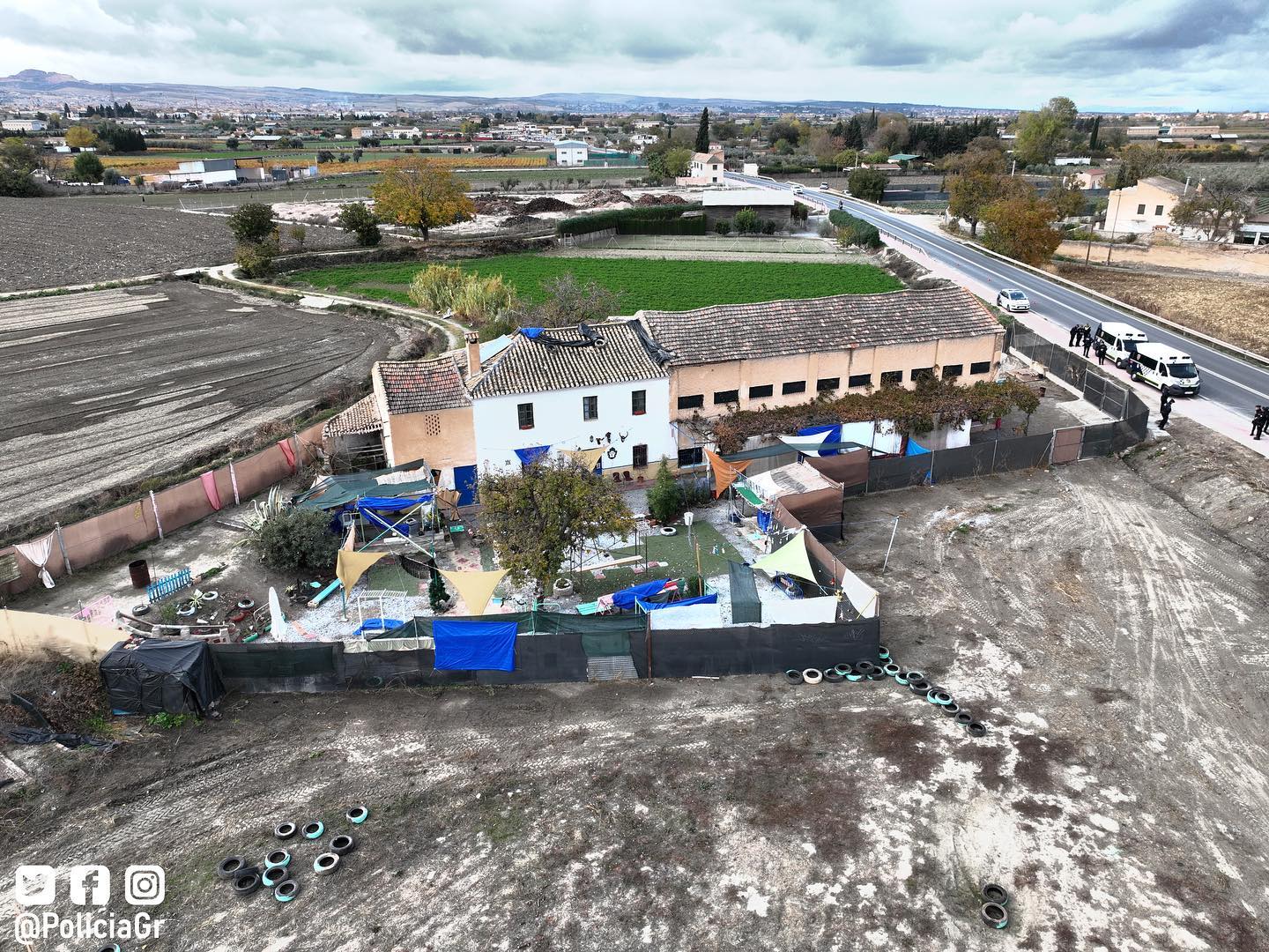 Cortijo ubicado en la Carretera de Churriana, en Granada, donde la Policía impide una fiesta ilegal.