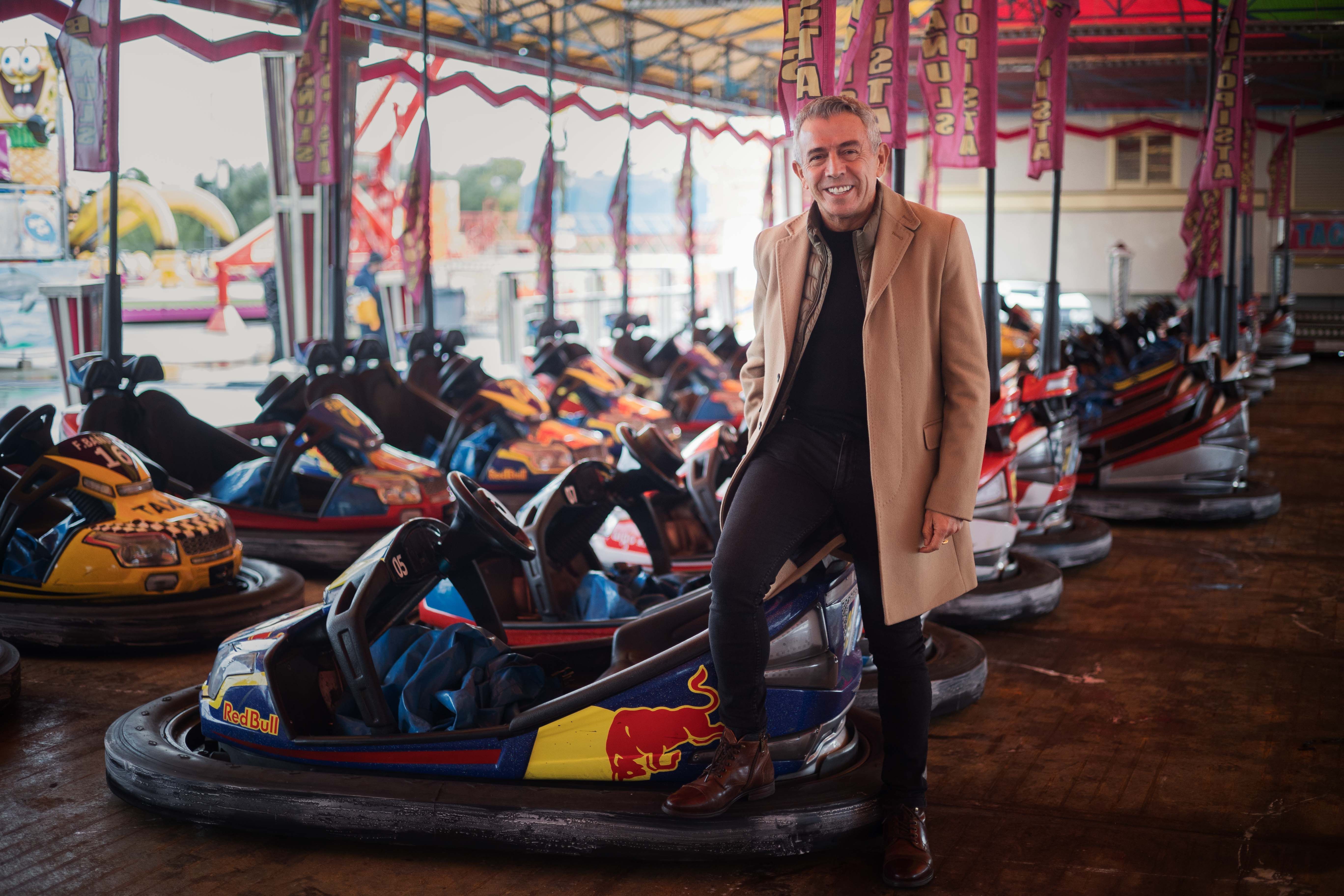 El empresario ubriqueño José Luis López 'El Turronero', en el interior de una pista de coches choque instalada en Jerez, este viernes.