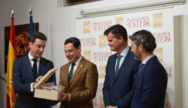 El presidente andaluz en Estepa. CONSEJO REGULADOR