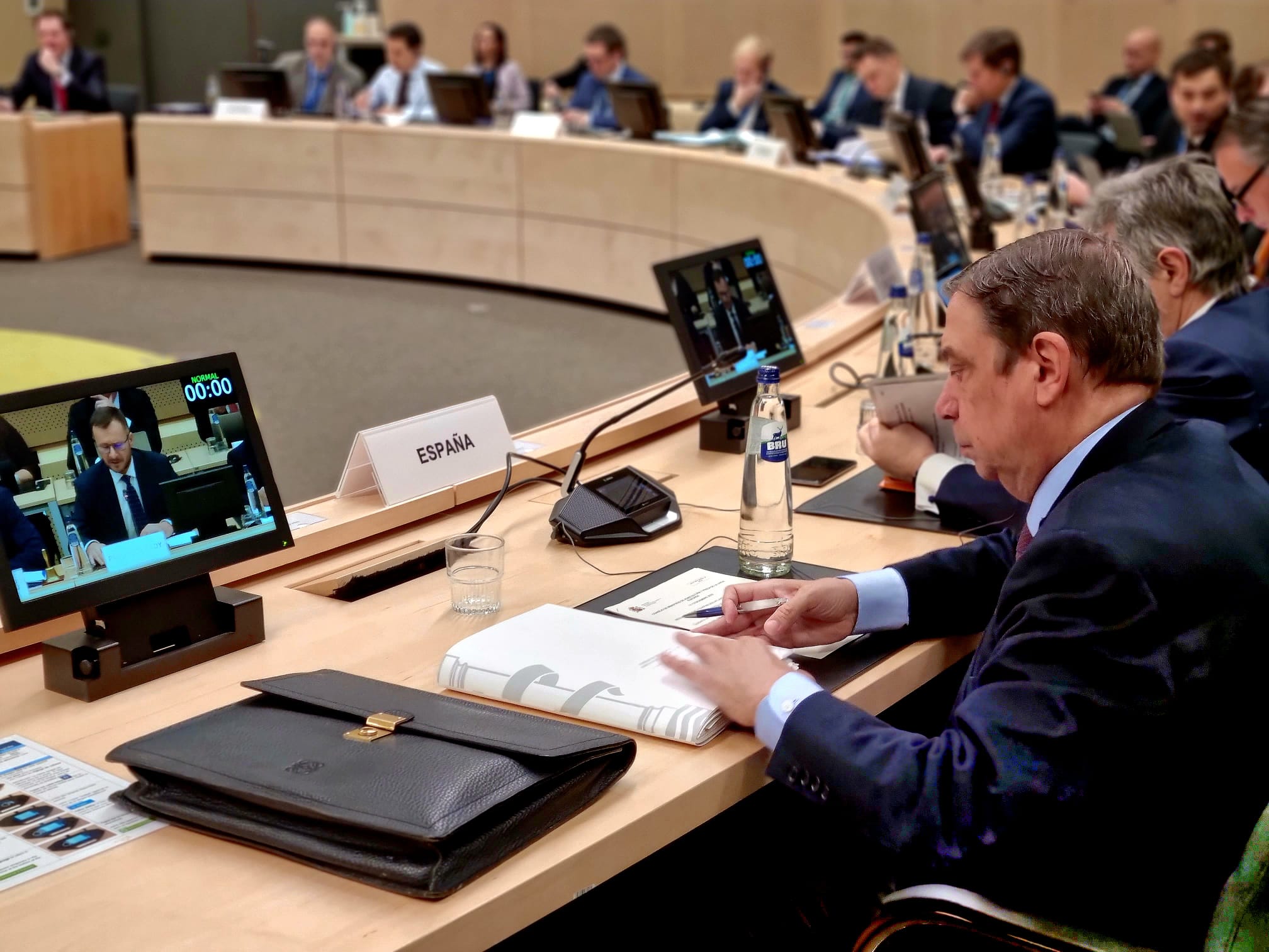 Luis Planas, tras la maratoniana reunión del Consejo de Ministros de Agricultura y Pesca de la Unión Europea.