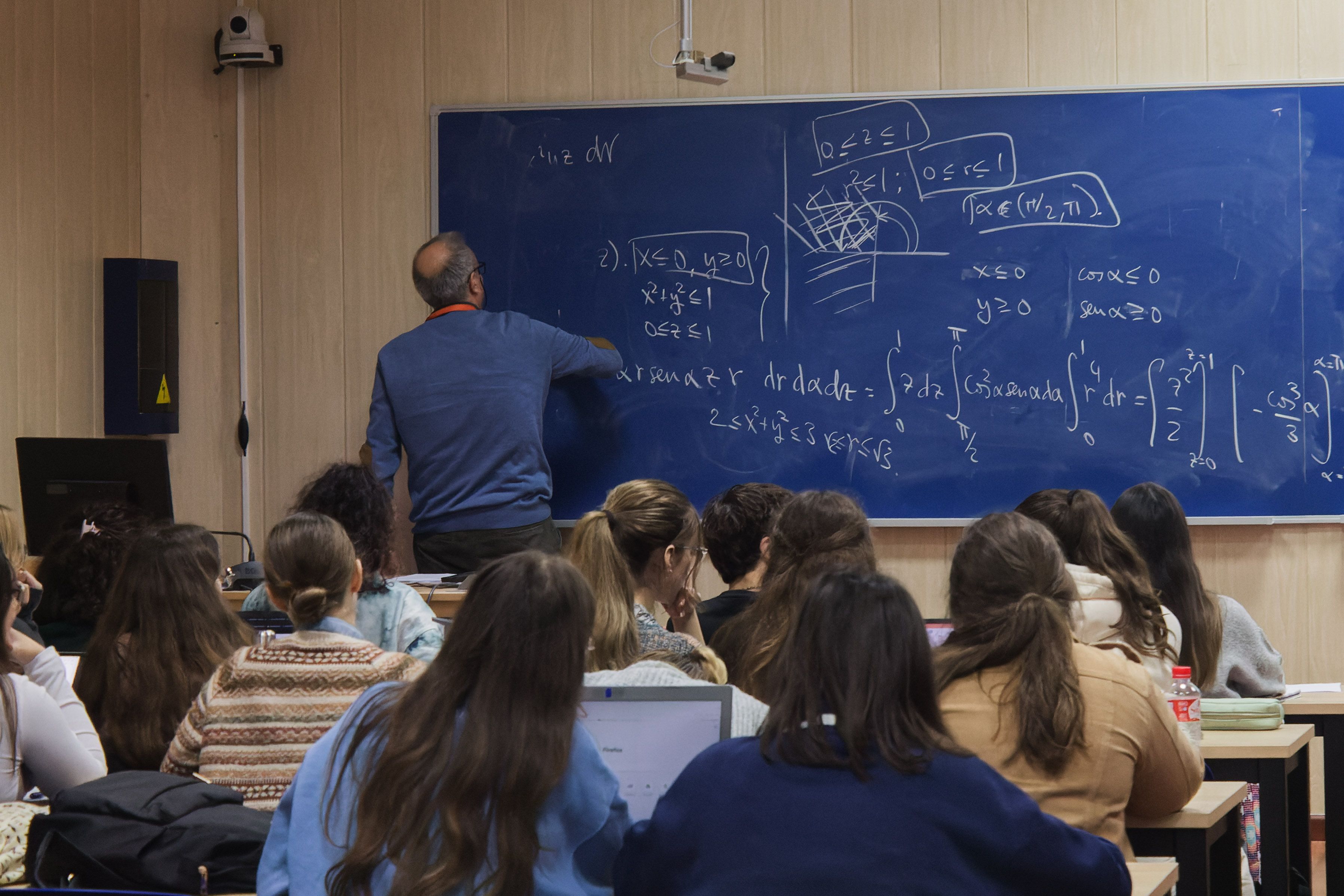 Una clase de Física en la Facultad de Ciencias de la UCA. Las matrículas seguirán bonificadas