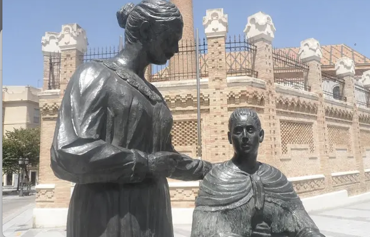 Fallece en Cádiz el escultor Celso Escanilla dejando un importante legado en la ciudad. En la imagen, el monumento a Las Cigarreras.