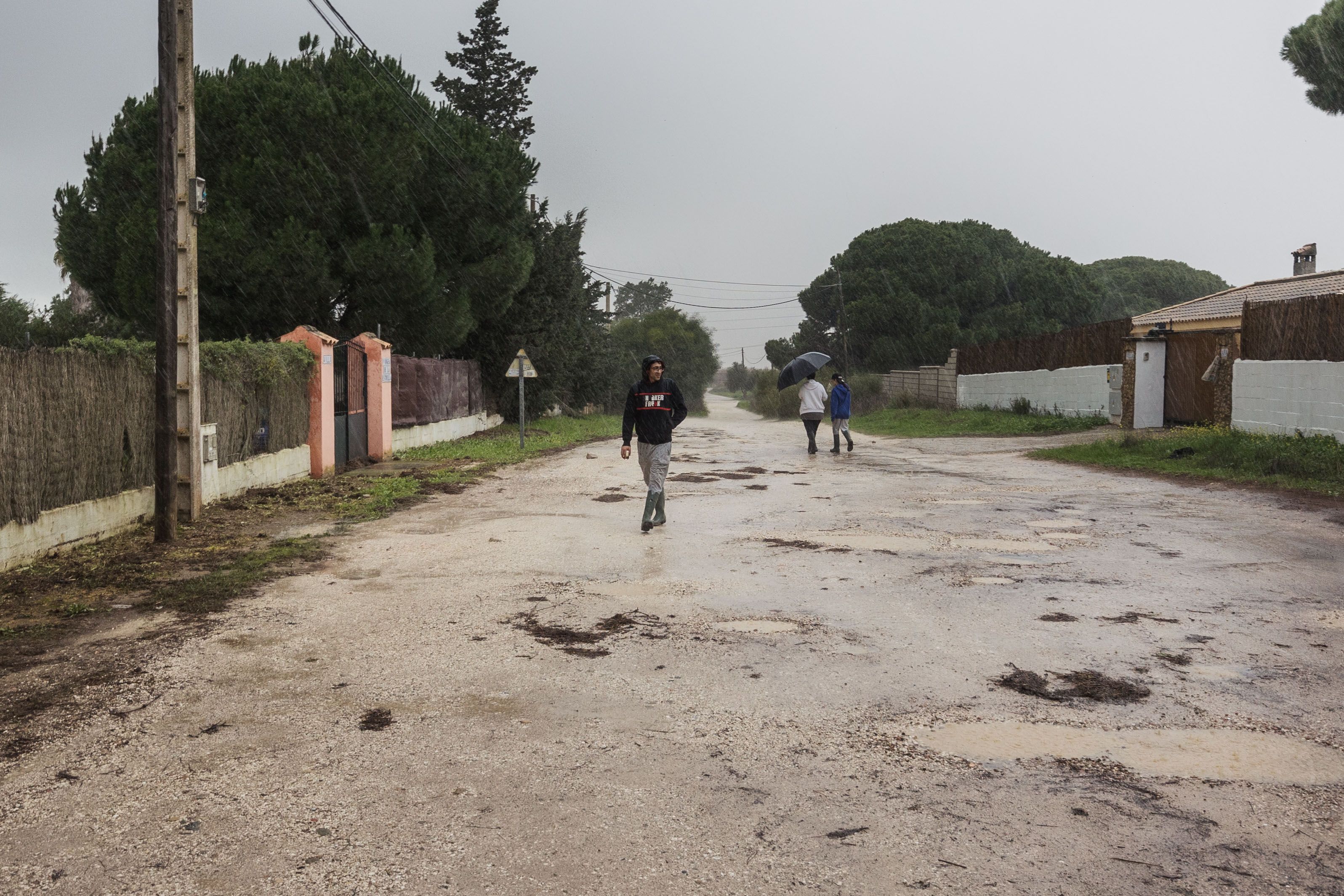 Los vecinos muestran los estragos del temporal.