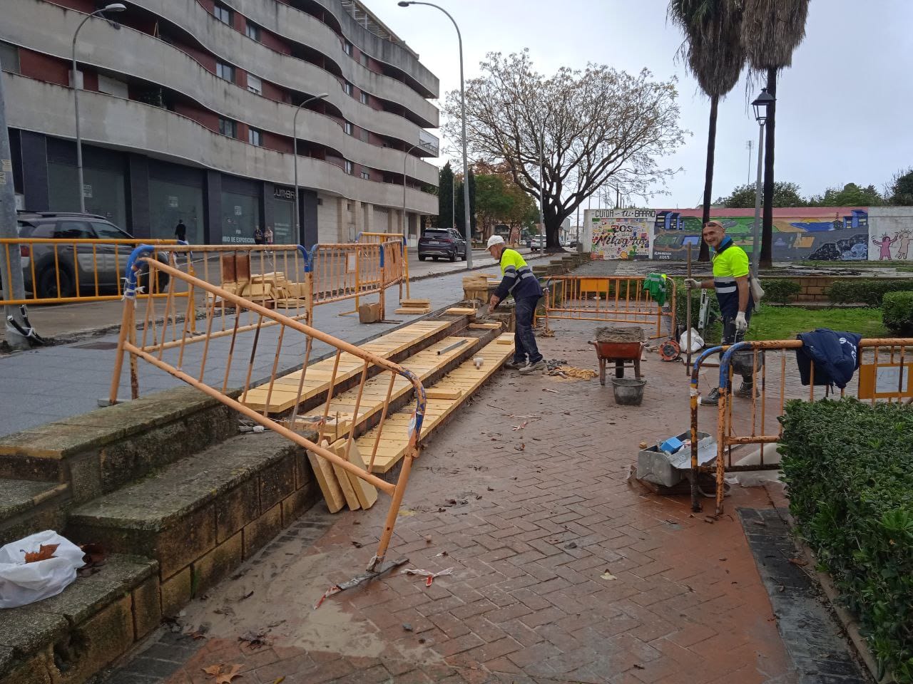 Obras recientes en El Puerto, que recibirá millones para  llevar a cabo trabajos de regeneración.