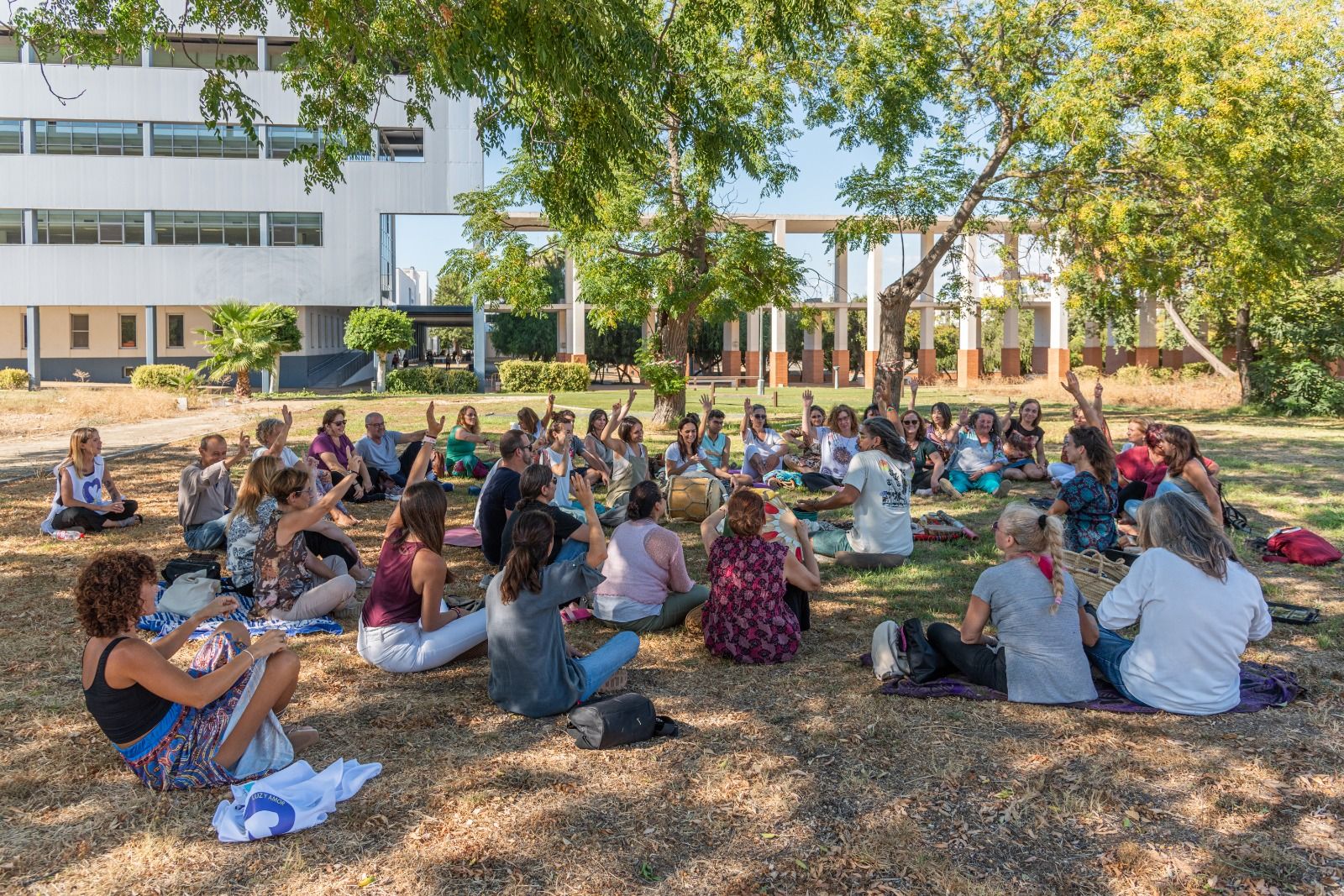 Grupo de personas durante el acompañamiento.
