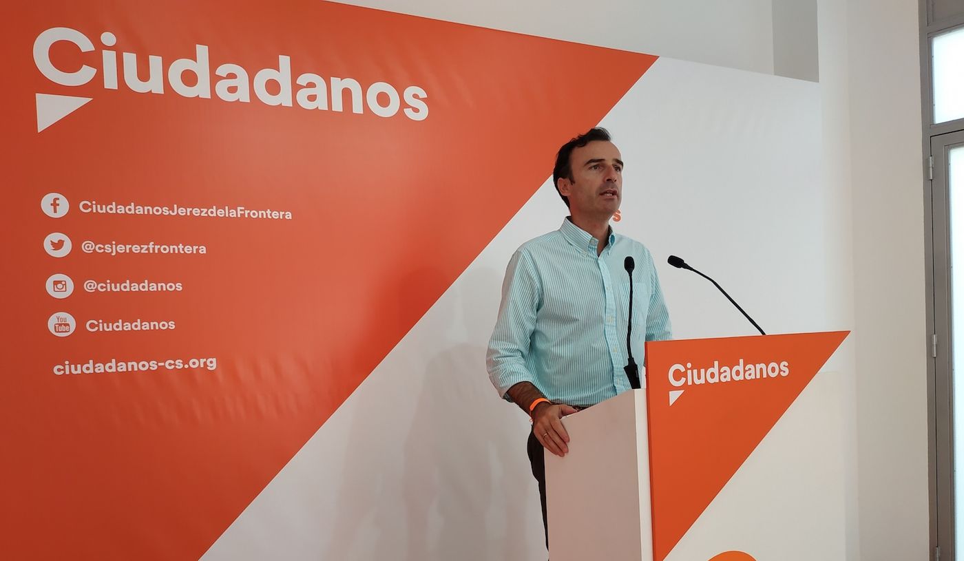 Manuel Méndez, portavoz de Ciudadanos Jerez, en rueda de prensa.