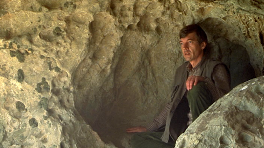 Lothar Bergmann, en la Cueva del Moro, su hallazgo más importante.