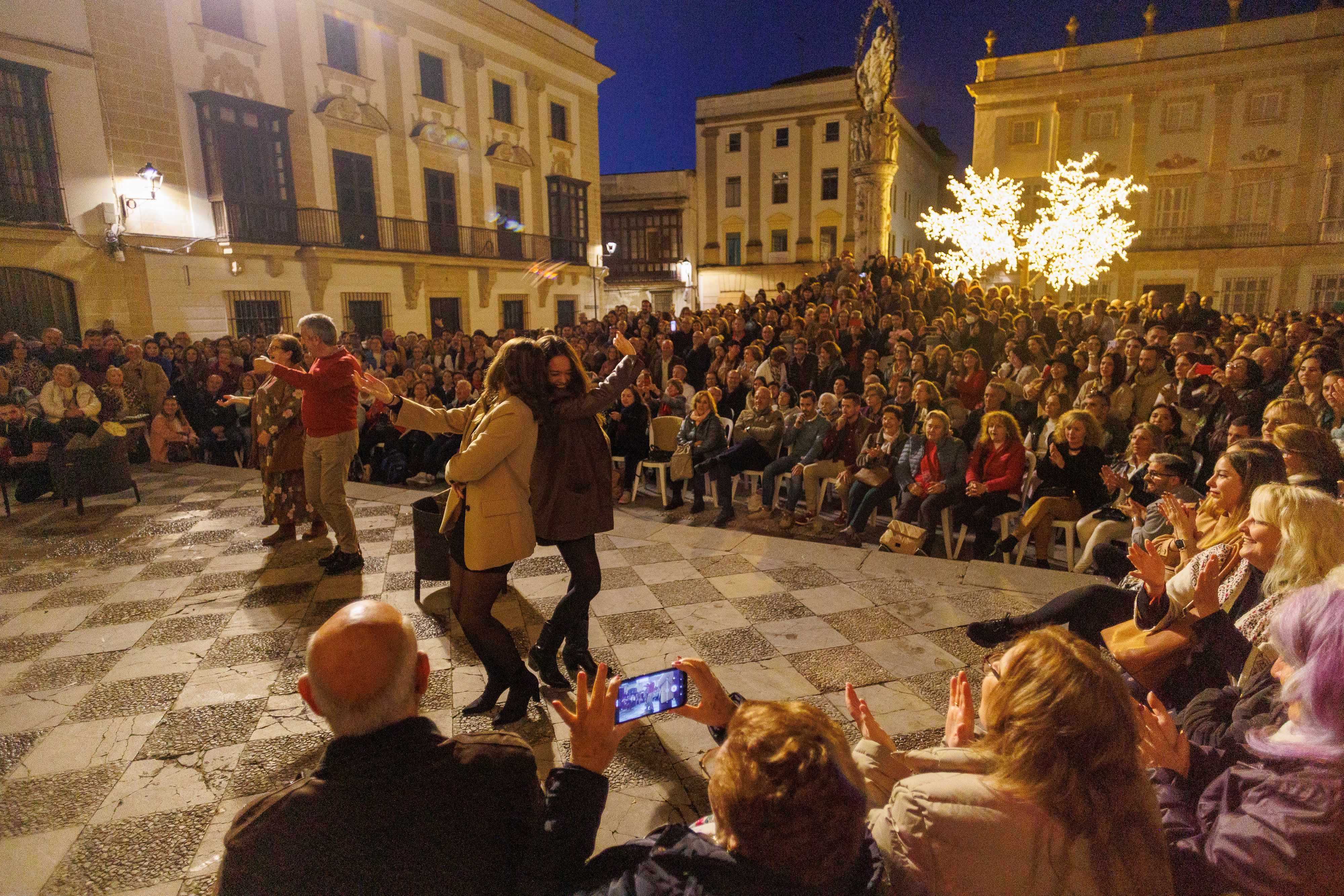 Zambomba en la plaza de la Asunción, en pleno centro de Jerez.