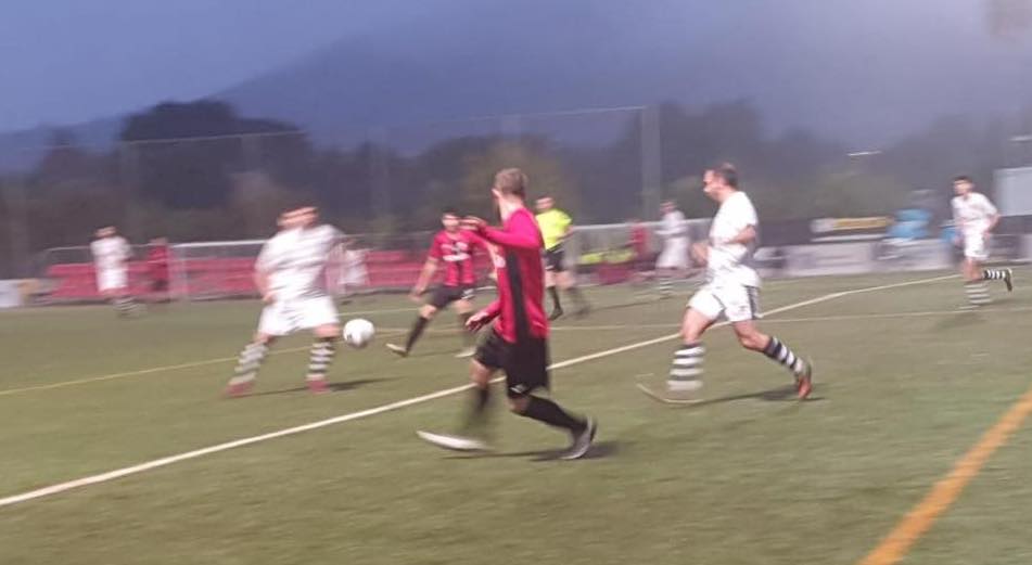 Un partido disputado en Cala Millor, donde estaba el jugador fallecido.