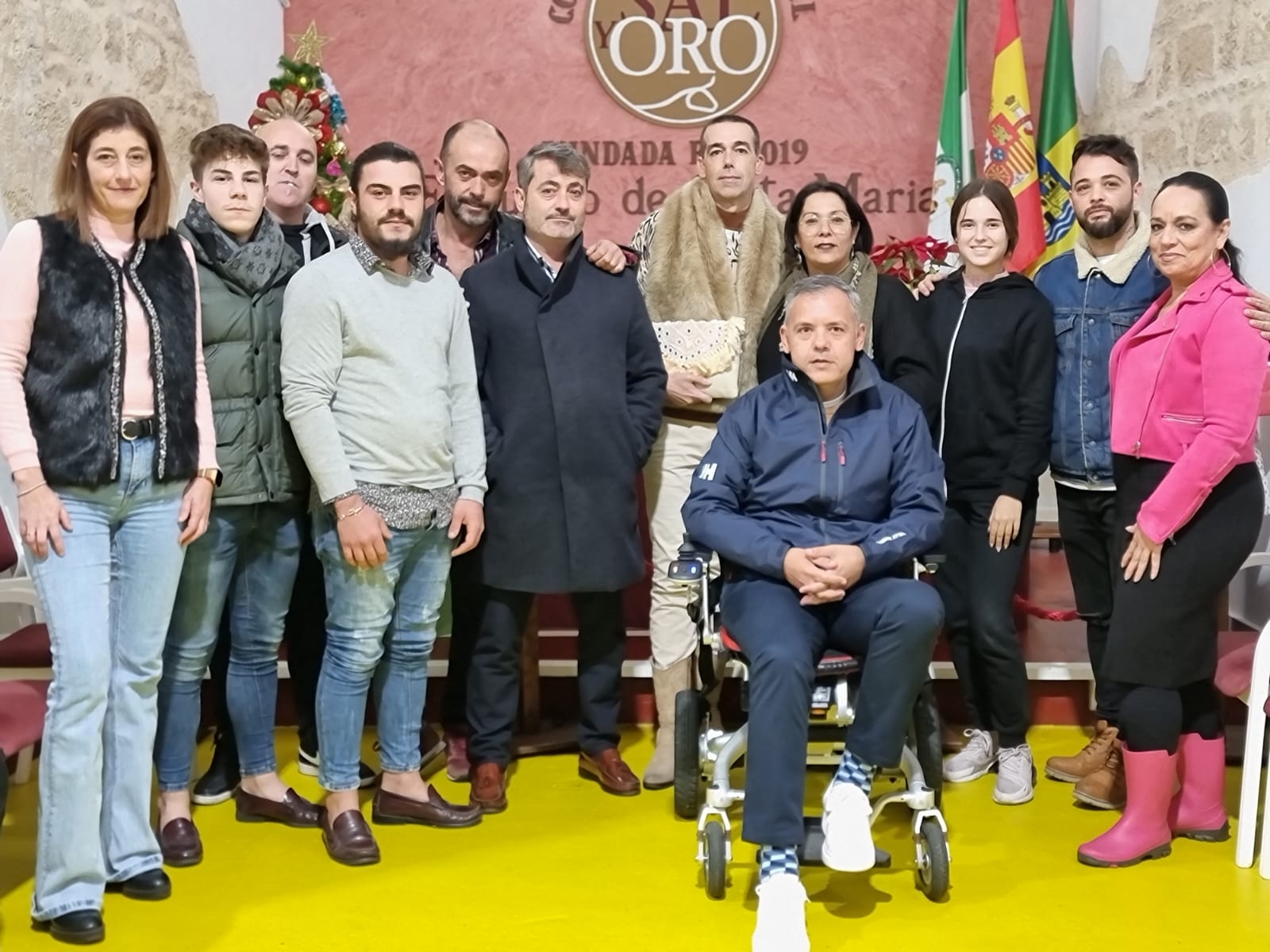 Francisco Javier Feria García de Quirós, Titi, junto a algunos de los artistas que participarán en el festival solidario de flamenco en El Puerto.