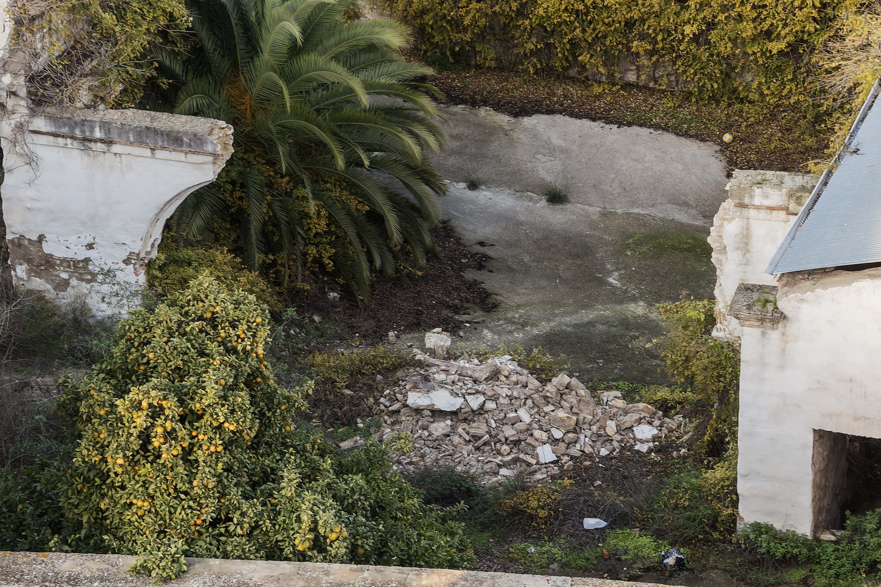 El interior del palacio cuando se derrumbó parte de la arcada del patio.     CANDELA NÚÑEZ