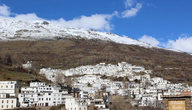 Travélez, el municipio de Granada que ha sido elegido uno de los más bonitos de España.  AYTO DE TRAVÉLEZ