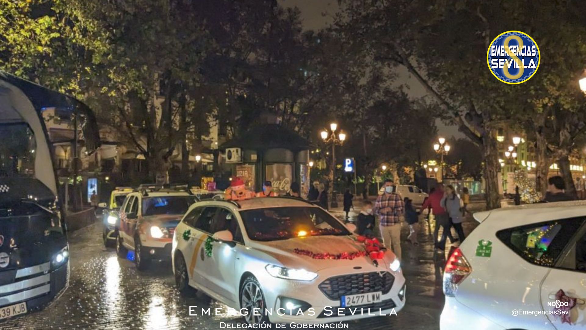 Imagen de los taxis de Sevilla que prestaron el servicio Taxiluz.