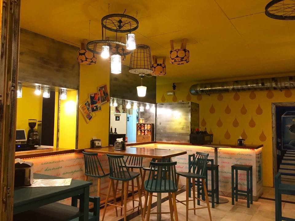 Interior de Utopía Tapas-Copas.