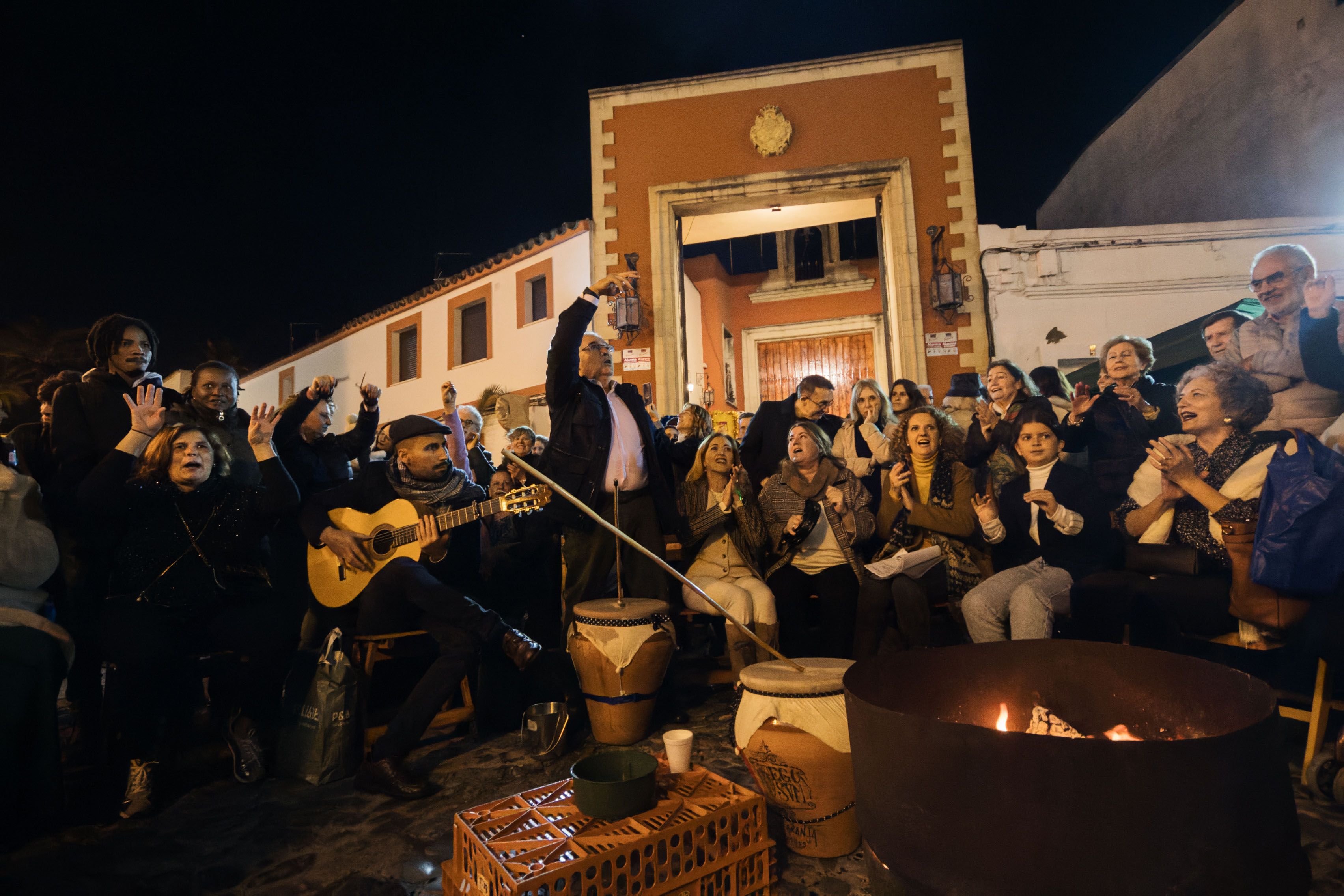 El barrio de San Mateo celebrando una de las zambombas tradicionales de Jerez la pasada Navidad