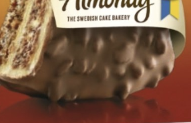 Tarta almendrada que comercializa Ikea, y en la que se han detectado trozos de metal.