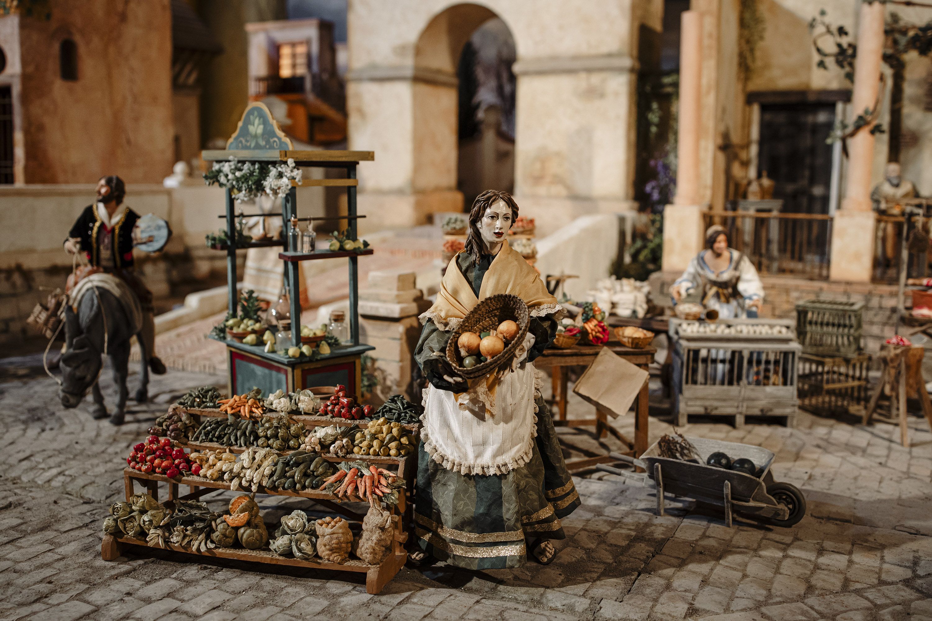 Detalle de una vendedora de verduras del nacimiento napolitano. ESTEBAN
