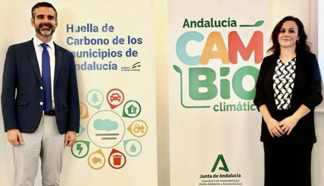El consejero de Sostenibilidad, Ramón Fernández Pacheco, en una imagen de archivo con la directora general de Sostenibilidad Ambiental, María López Sanchís.  