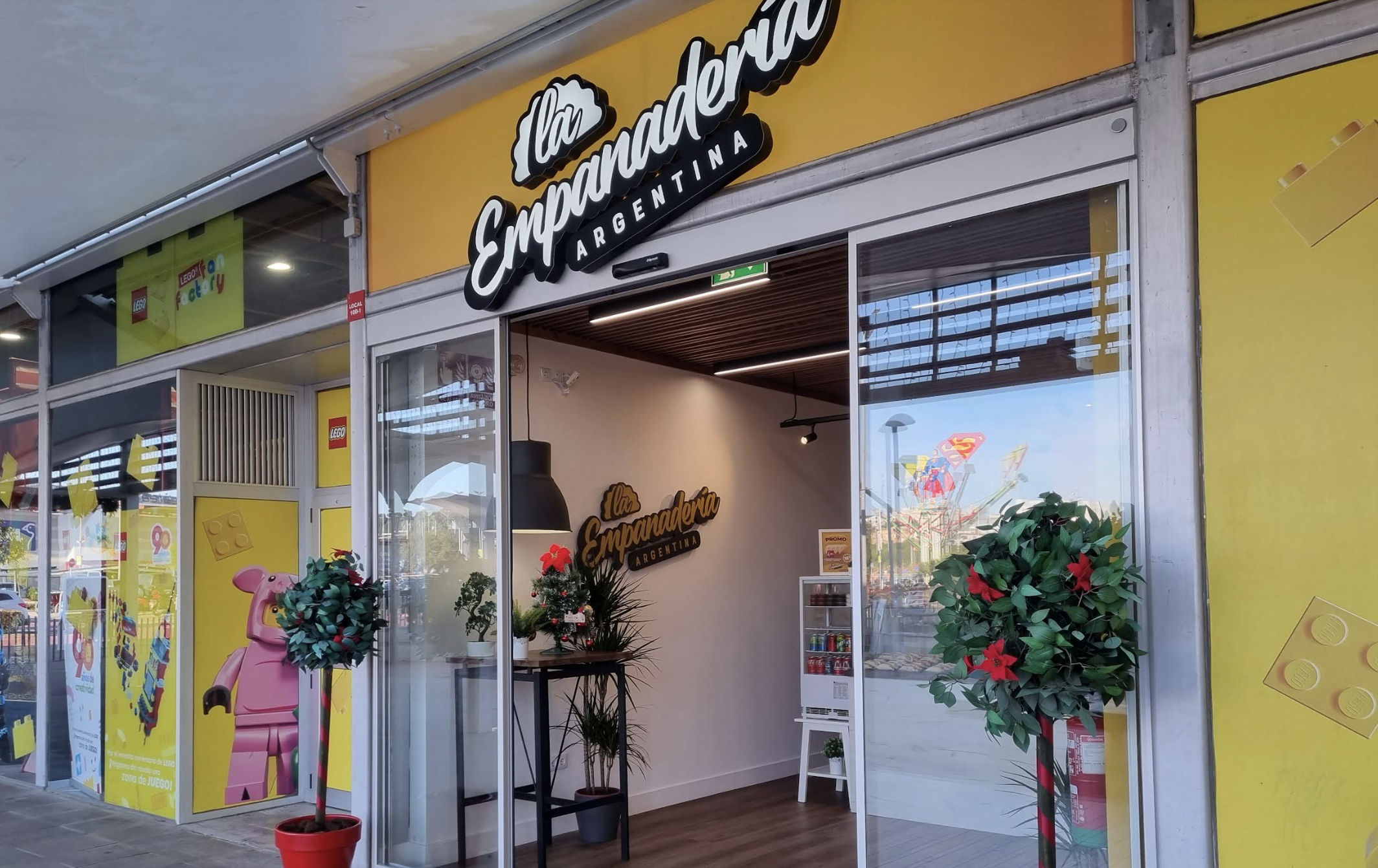 Fachada del nuevo local de empanadillas argentina que ha abierto en Jerez.