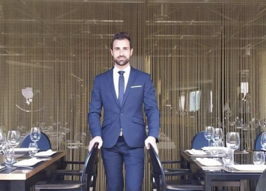 Un empresario de Marbella, Juan López (en la imagen), denuncia su detención al confundir sal en escamas con MDMA.