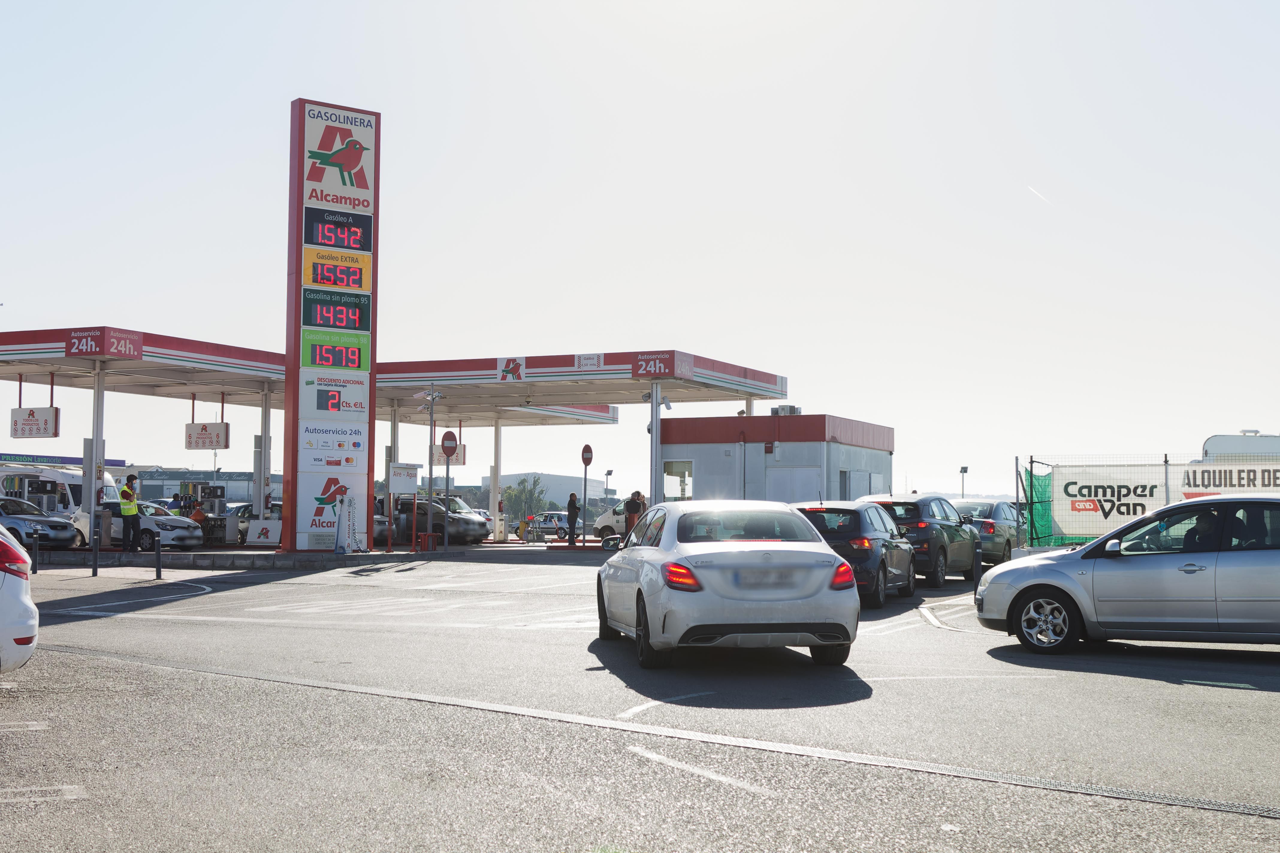 La subida de los carburantes ha motivado el aumento del IPC este mes de julio.