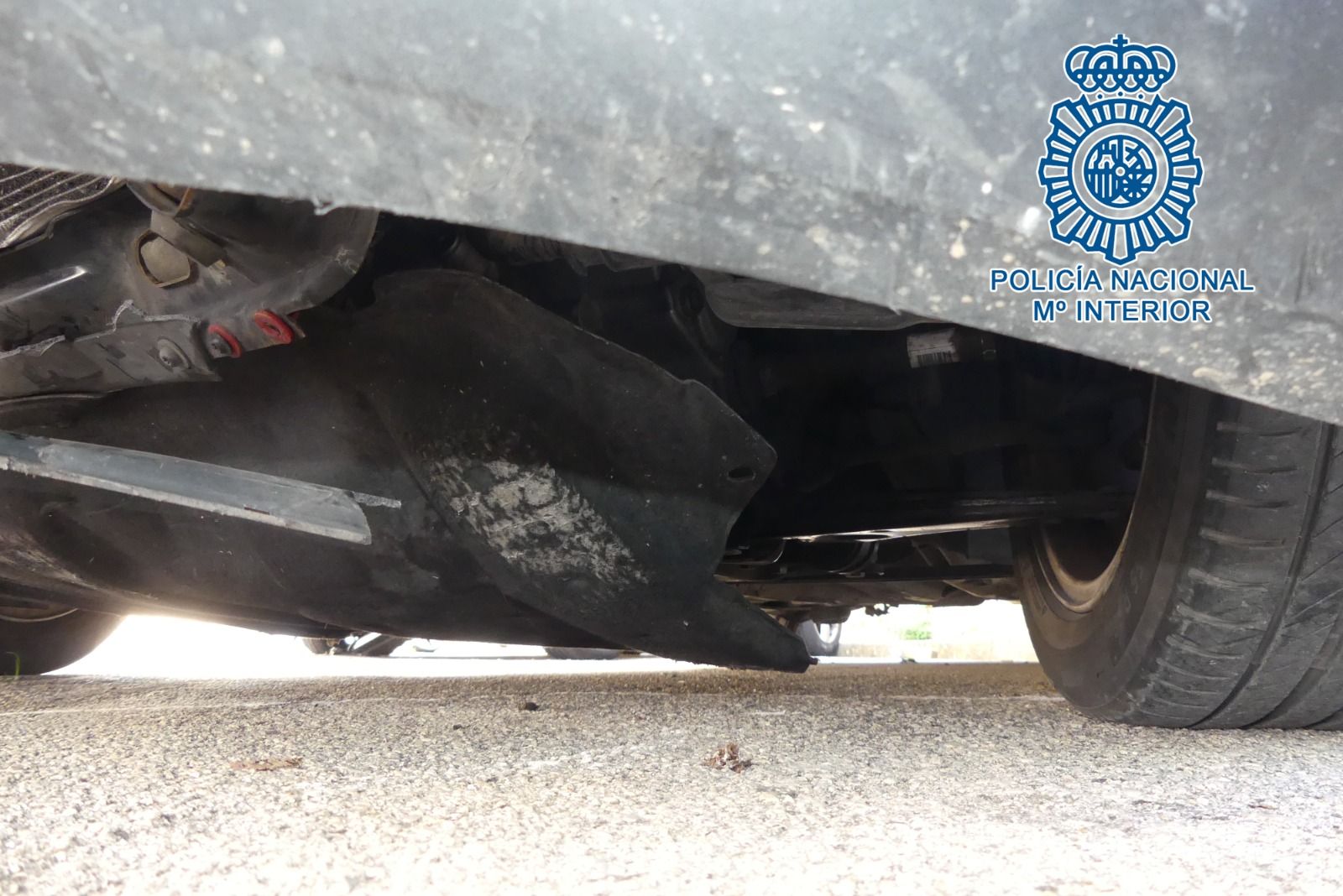 Daños en los bajos del coche usado en el atropello en Jerez.