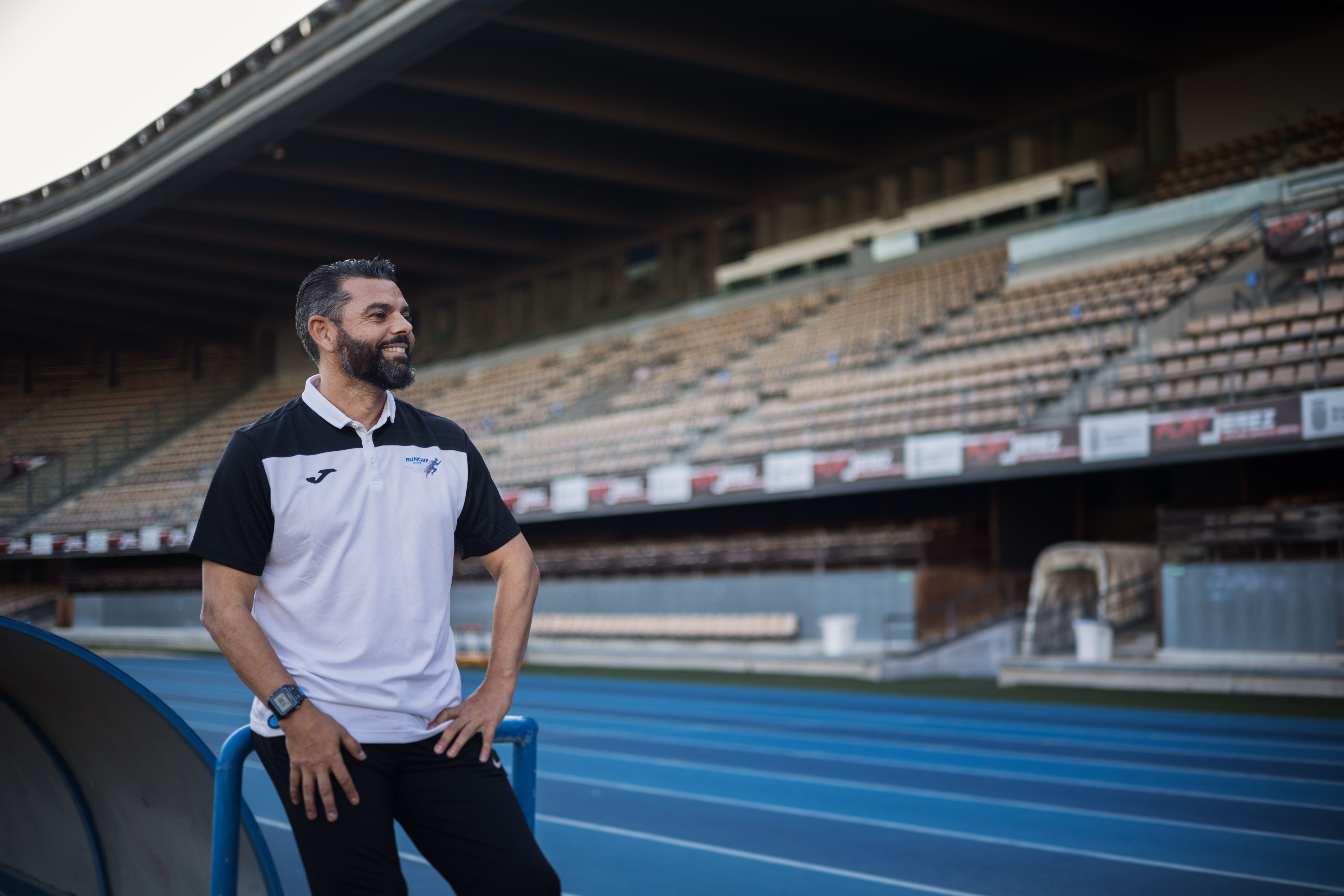 Joaquín es uno de los organizadores del circuito de carreras.