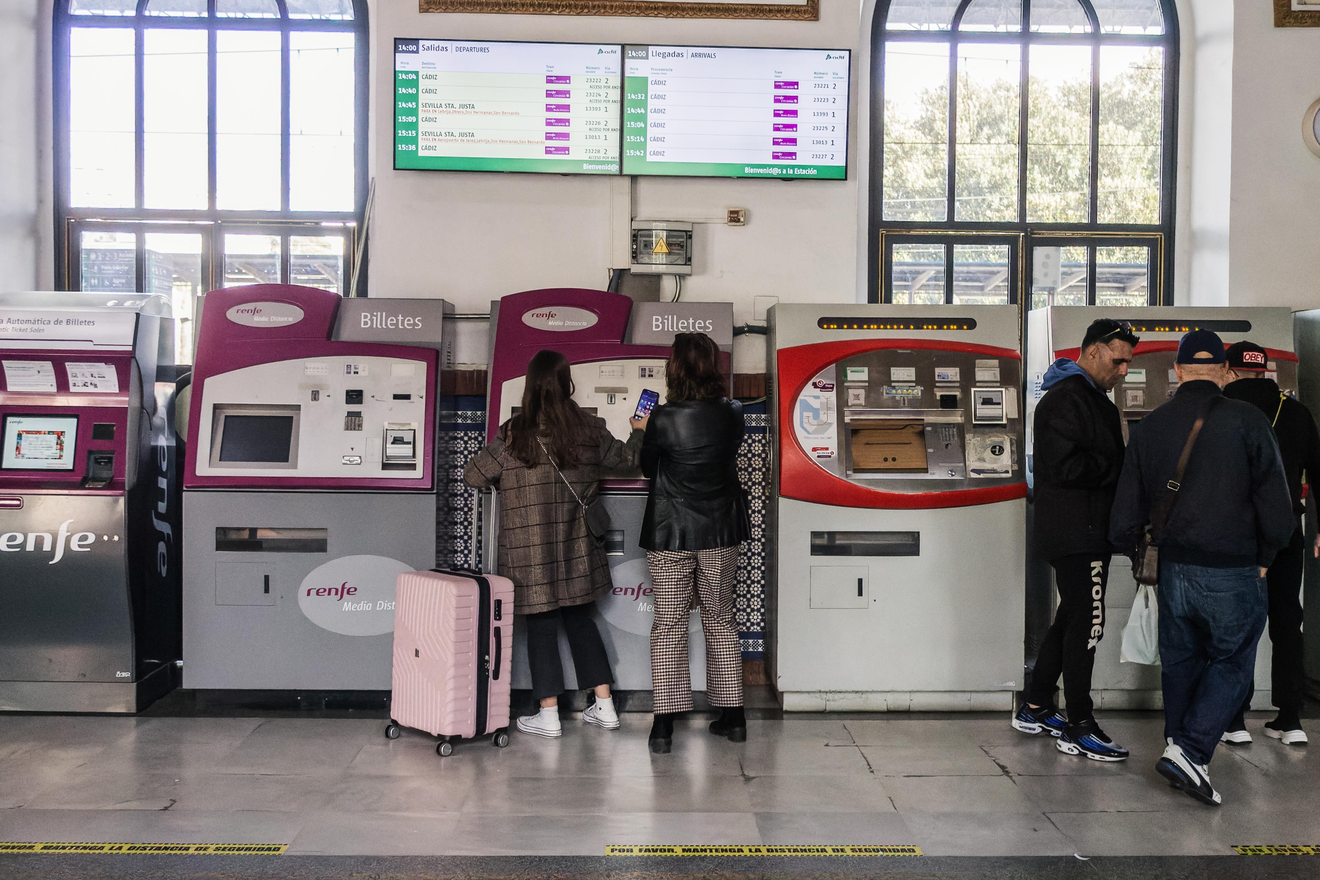 Imagen de archivo de las máquinas de venta de billetes en Jerez.