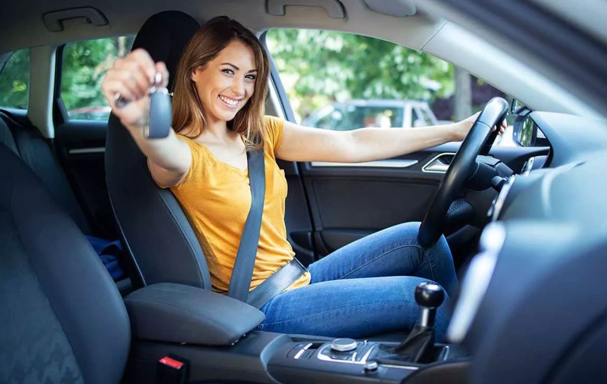 El renting de coches es una opción para estrenar coche nuevo cada pocos años y con seguro a todo riesgo incluido.